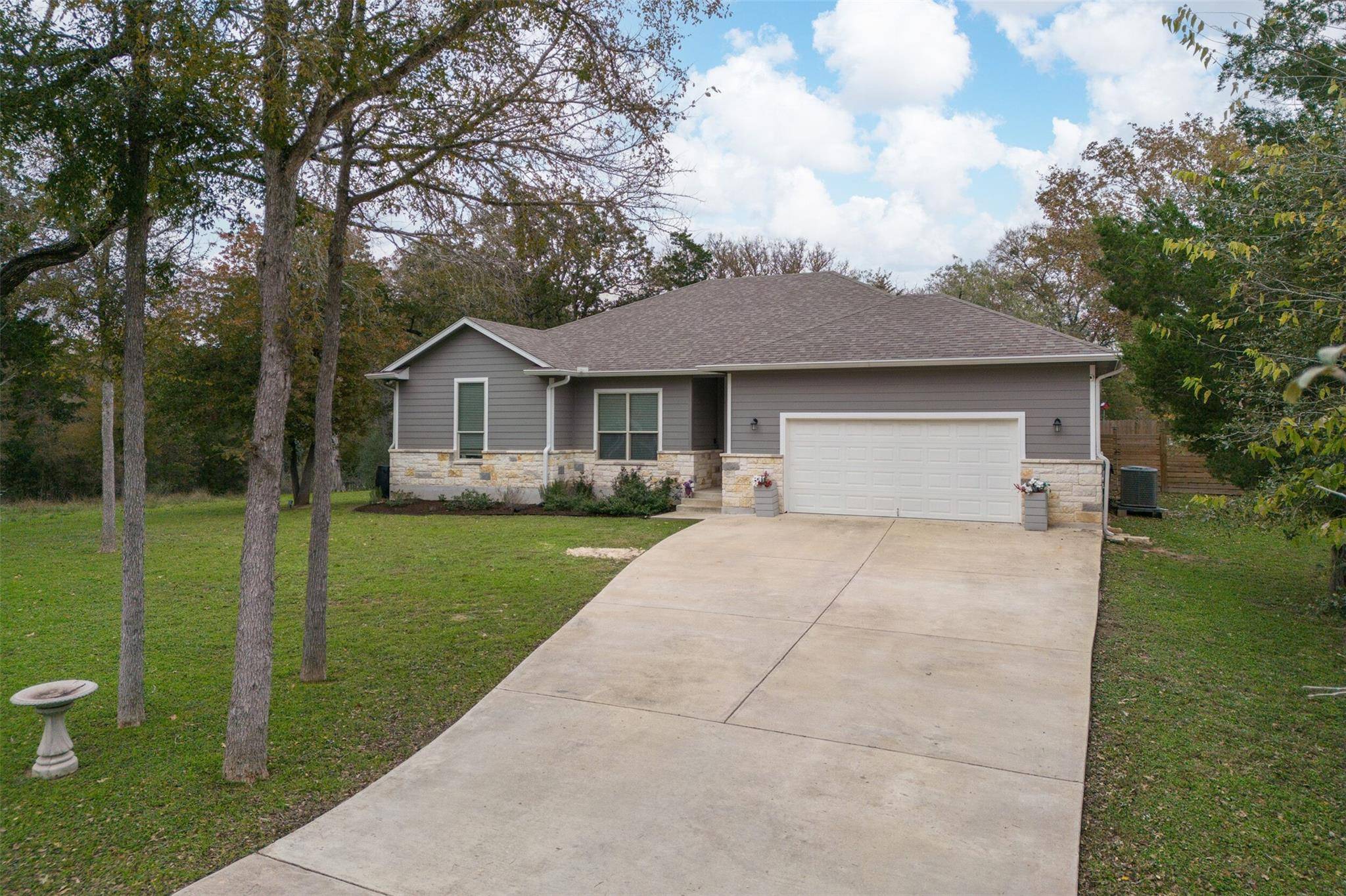 137 S Pohakea DR, Bastrop, TX 78602