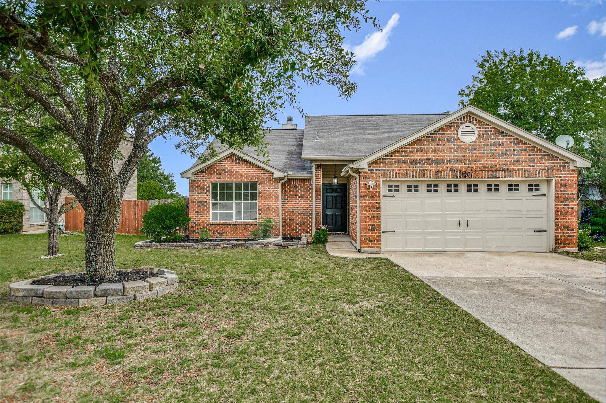 1201 Madrone TRL, Leander, TX 78641