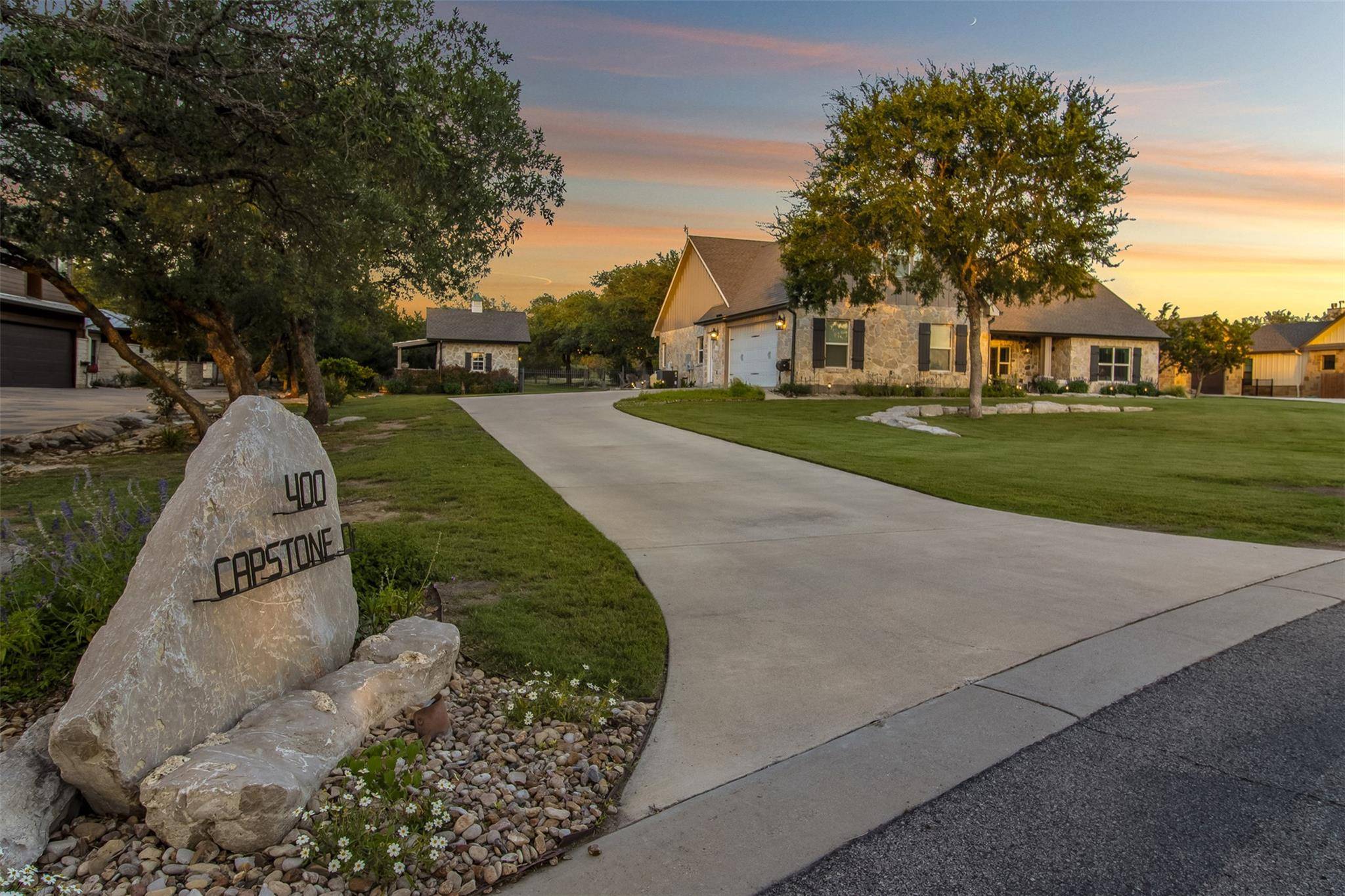 400 Capstone DR, Marble Falls, TX 78654