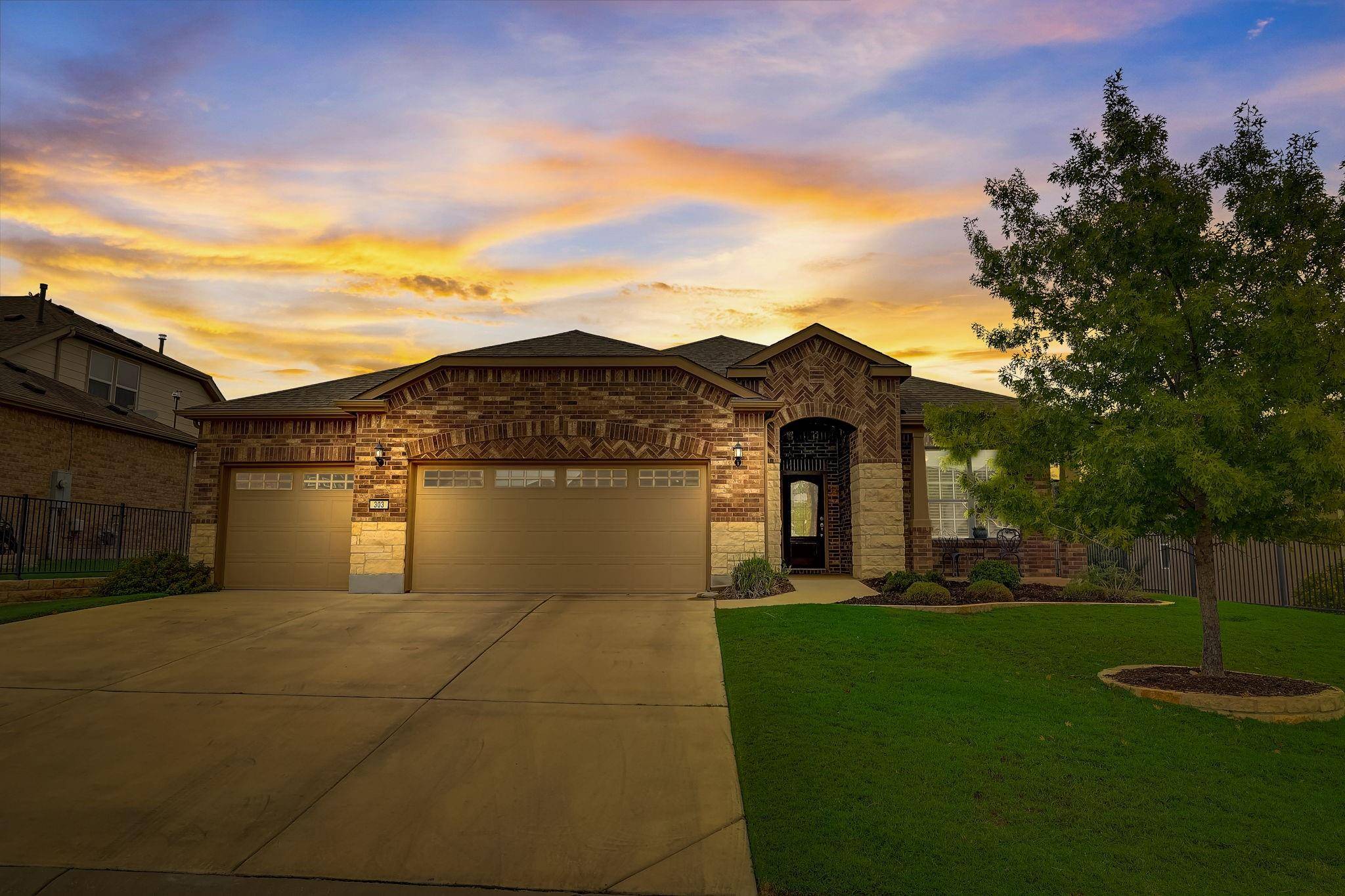 303 Fairway Ridge RD, Georgetown, TX 78633