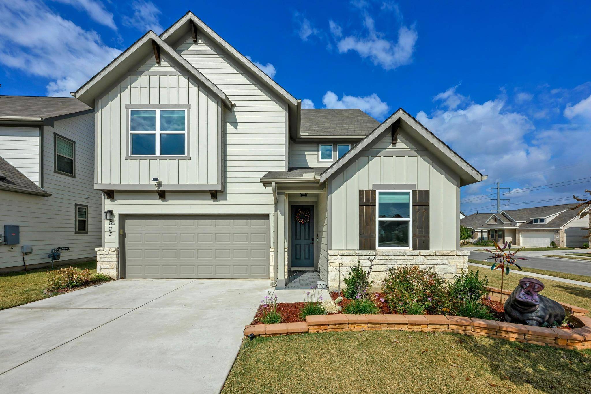 323 Blackbear DR, Hutto, TX 78634