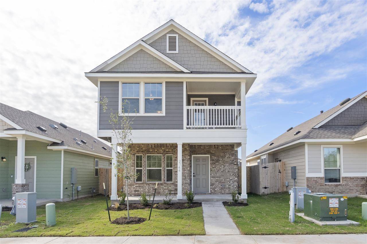 2744 Brand Iron DR, San Marcos, TX 78666