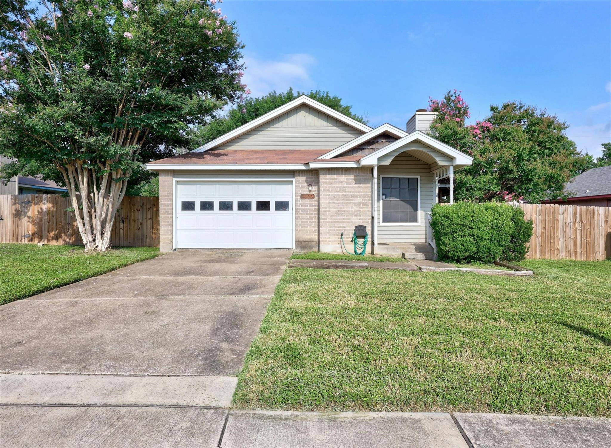 1106 Lawnmont DR, Round Rock, TX 78664