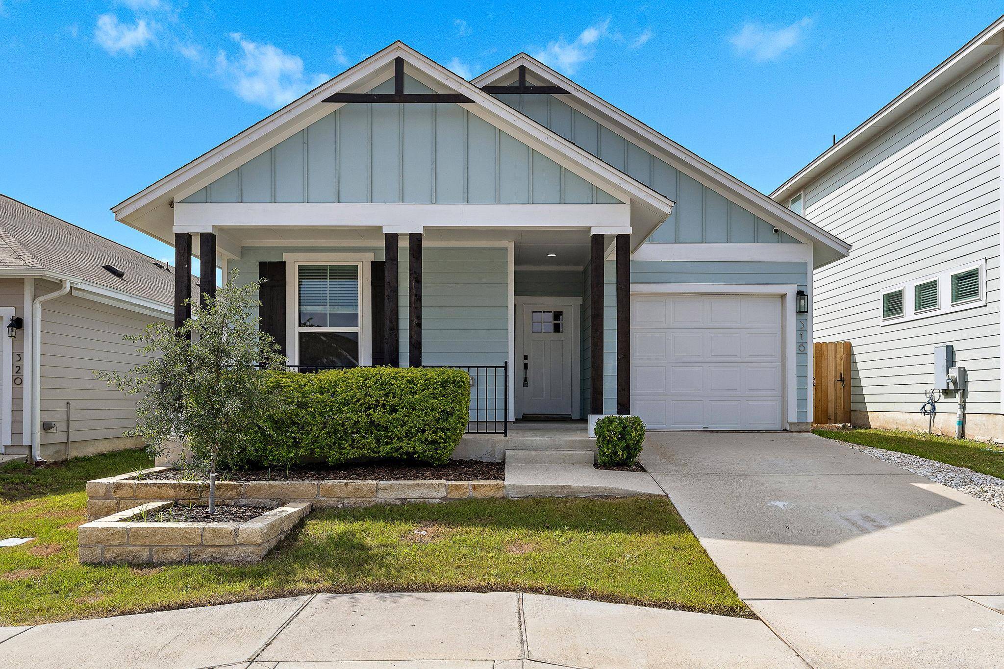 316 E Broade ST, Leander, TX 78641