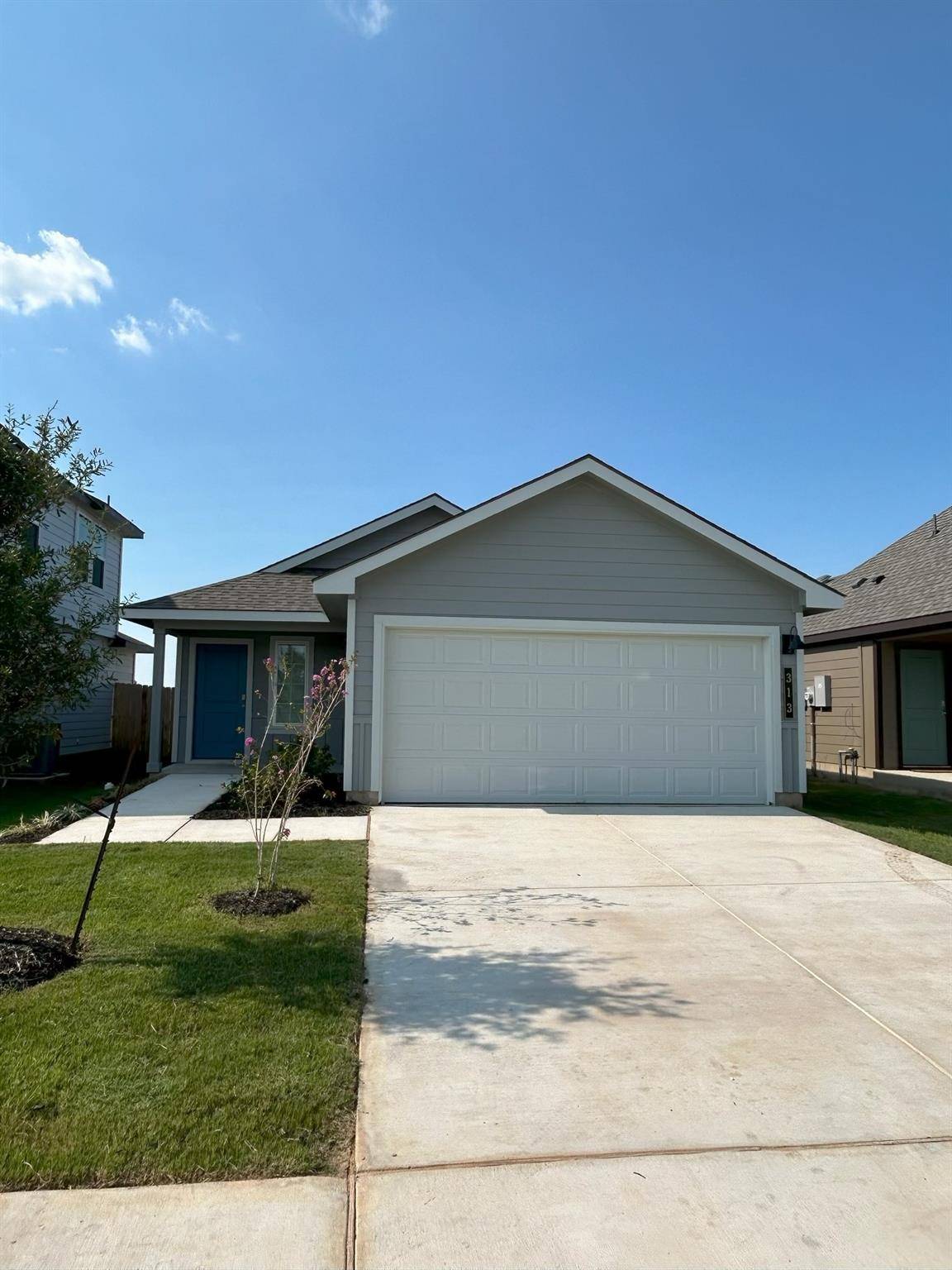 313 Randall PL, Rockdale, TX 76567