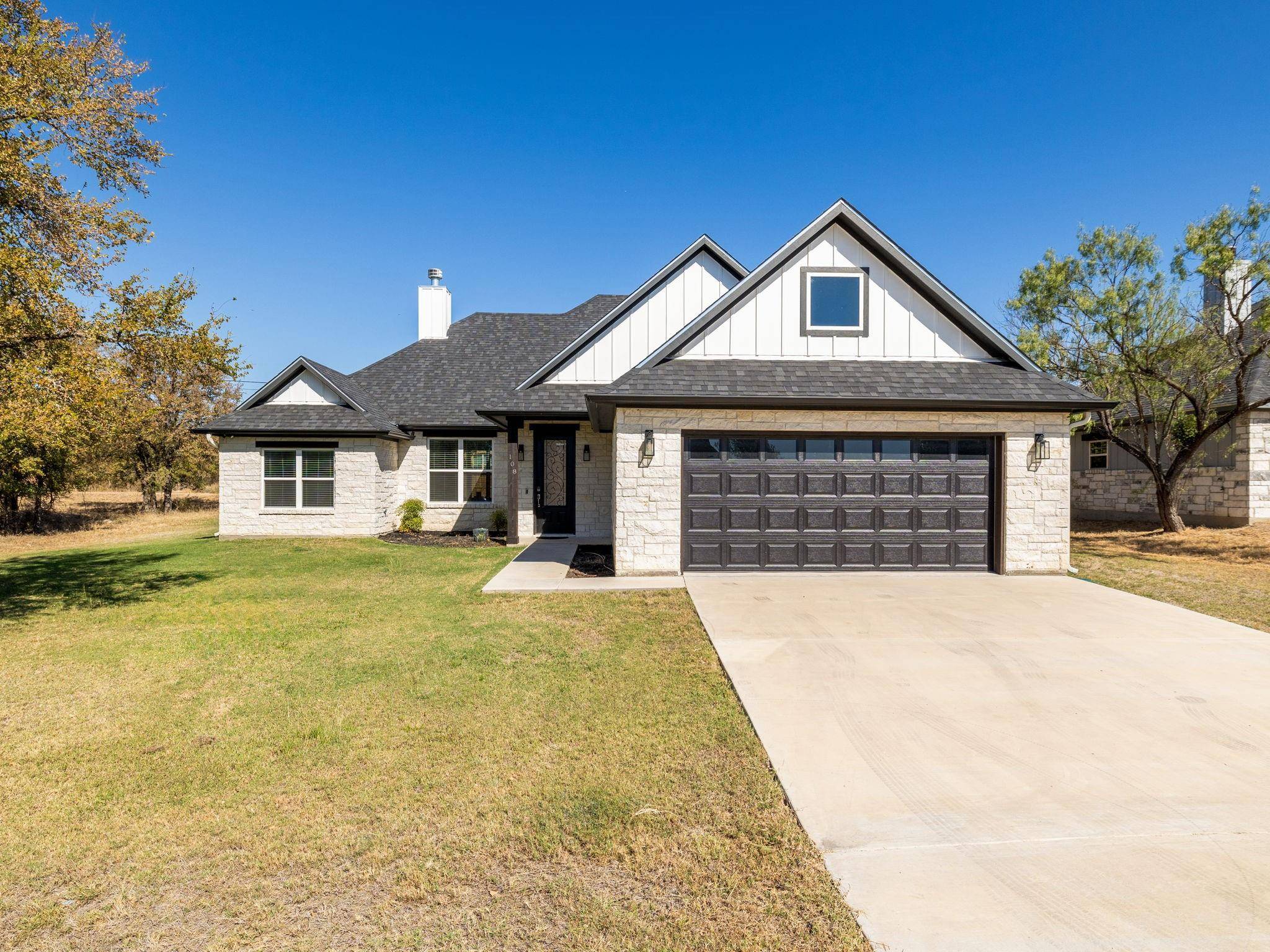 108 Lake Cliff, Kingsland, TX 78639
