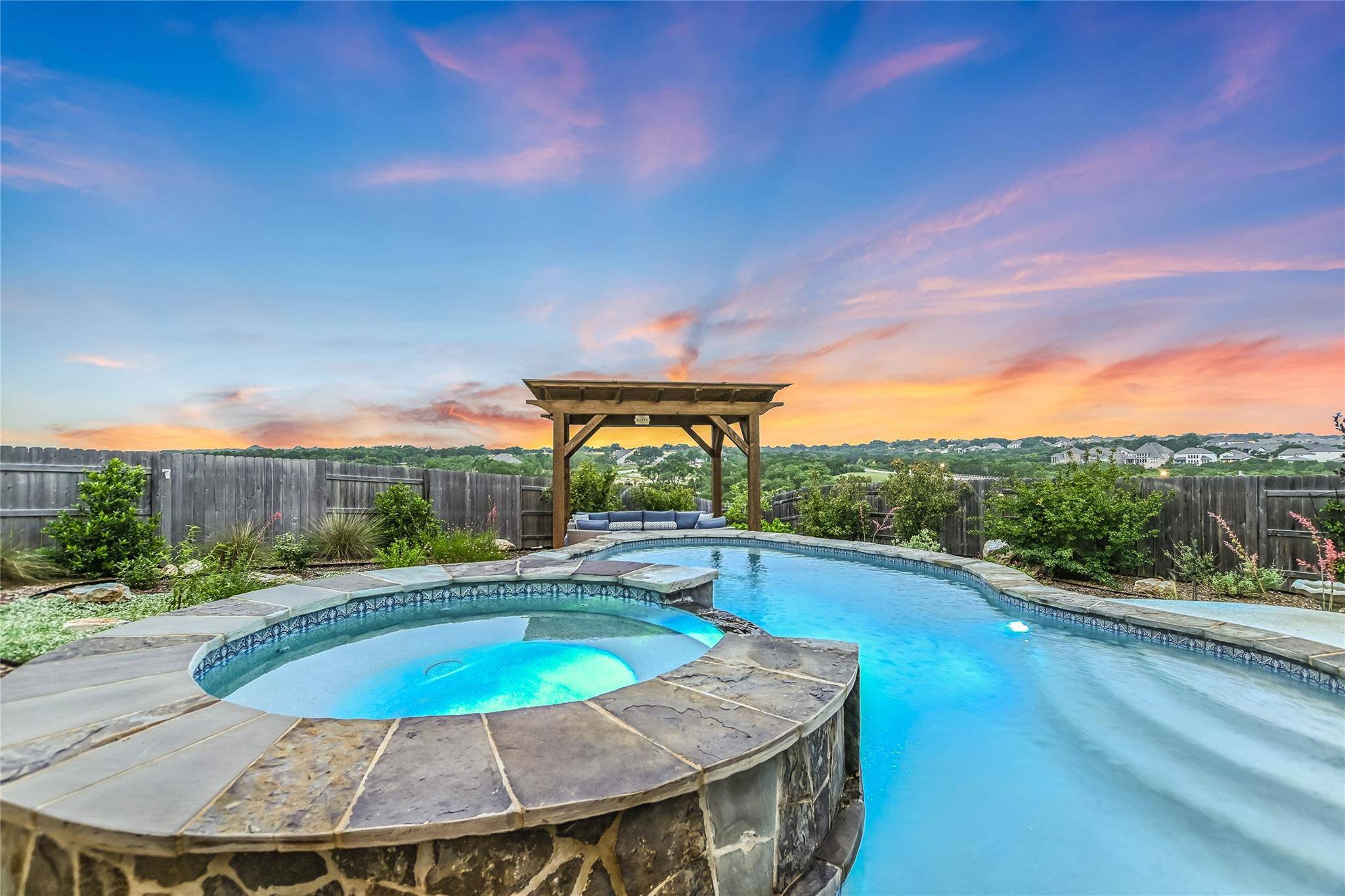 421 QUIET OAK RD, San Marcos, TX 78666