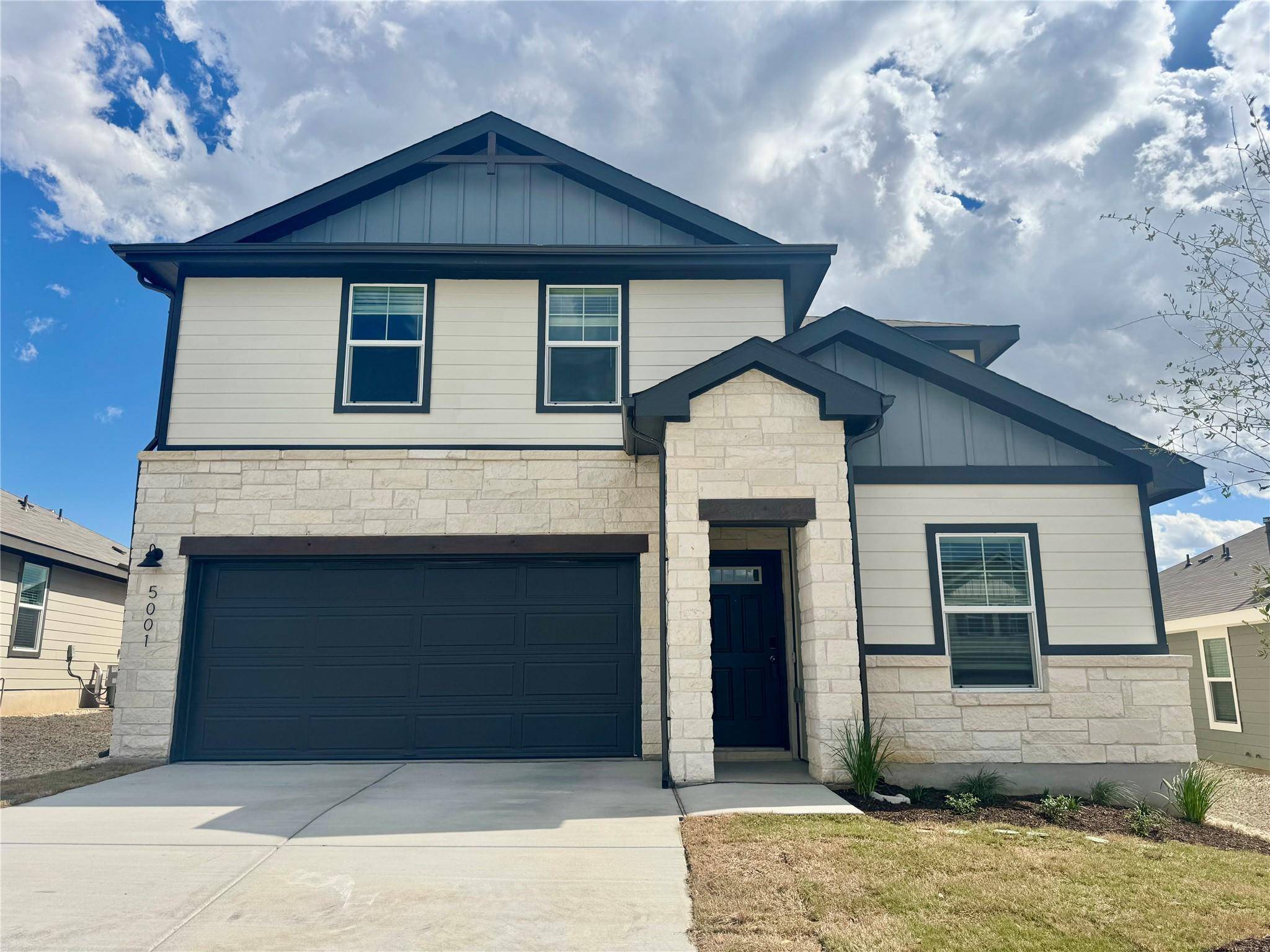 5001 Stockton LN, Del Valle, TX 78617
