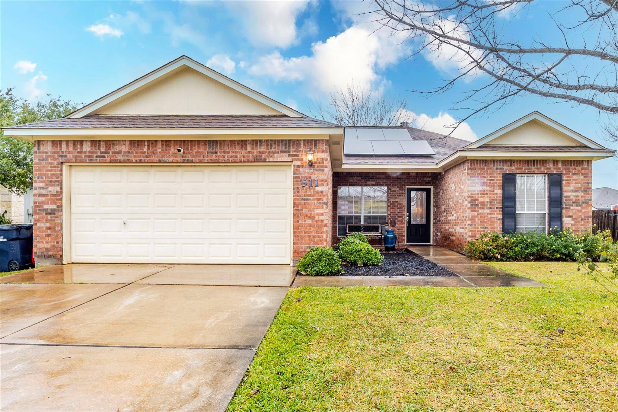 511 MORNING DOVE DR, Hutto, TX 78634