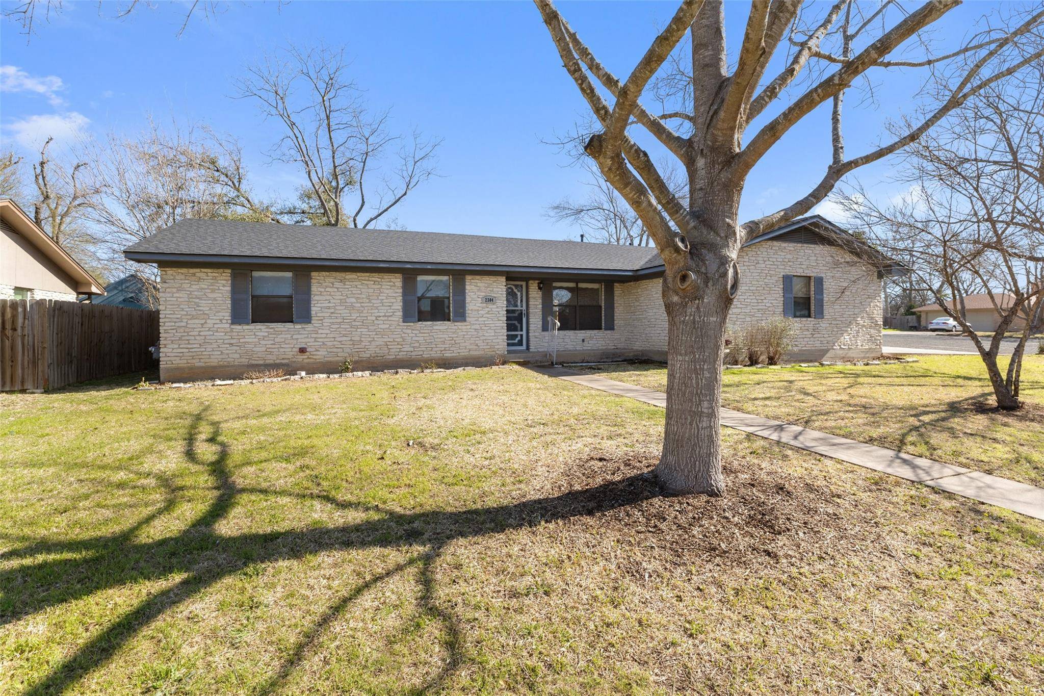2304 Carolyn DR, Taylor, TX 76574