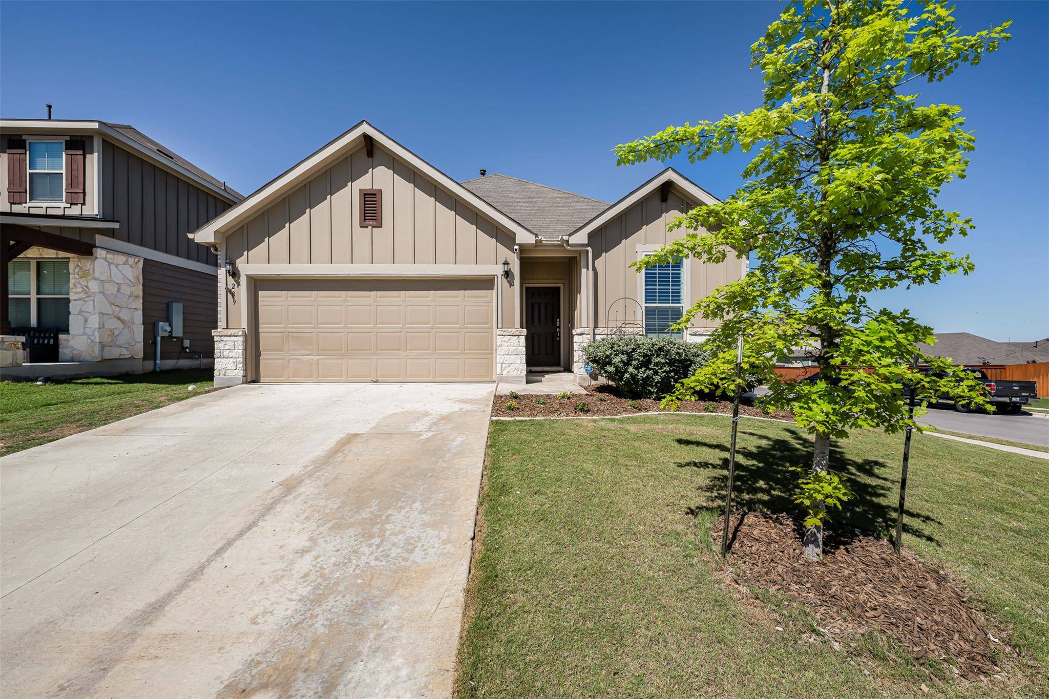 289 Grace Lilly DR, Buda, TX 78610