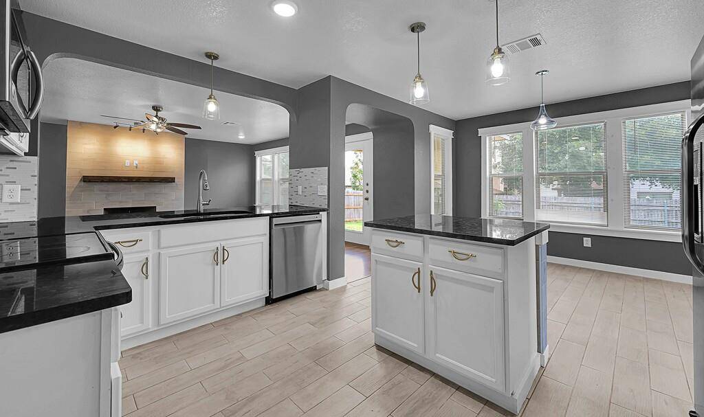 309 Fallen Leaf LN, Temple, TX 76502