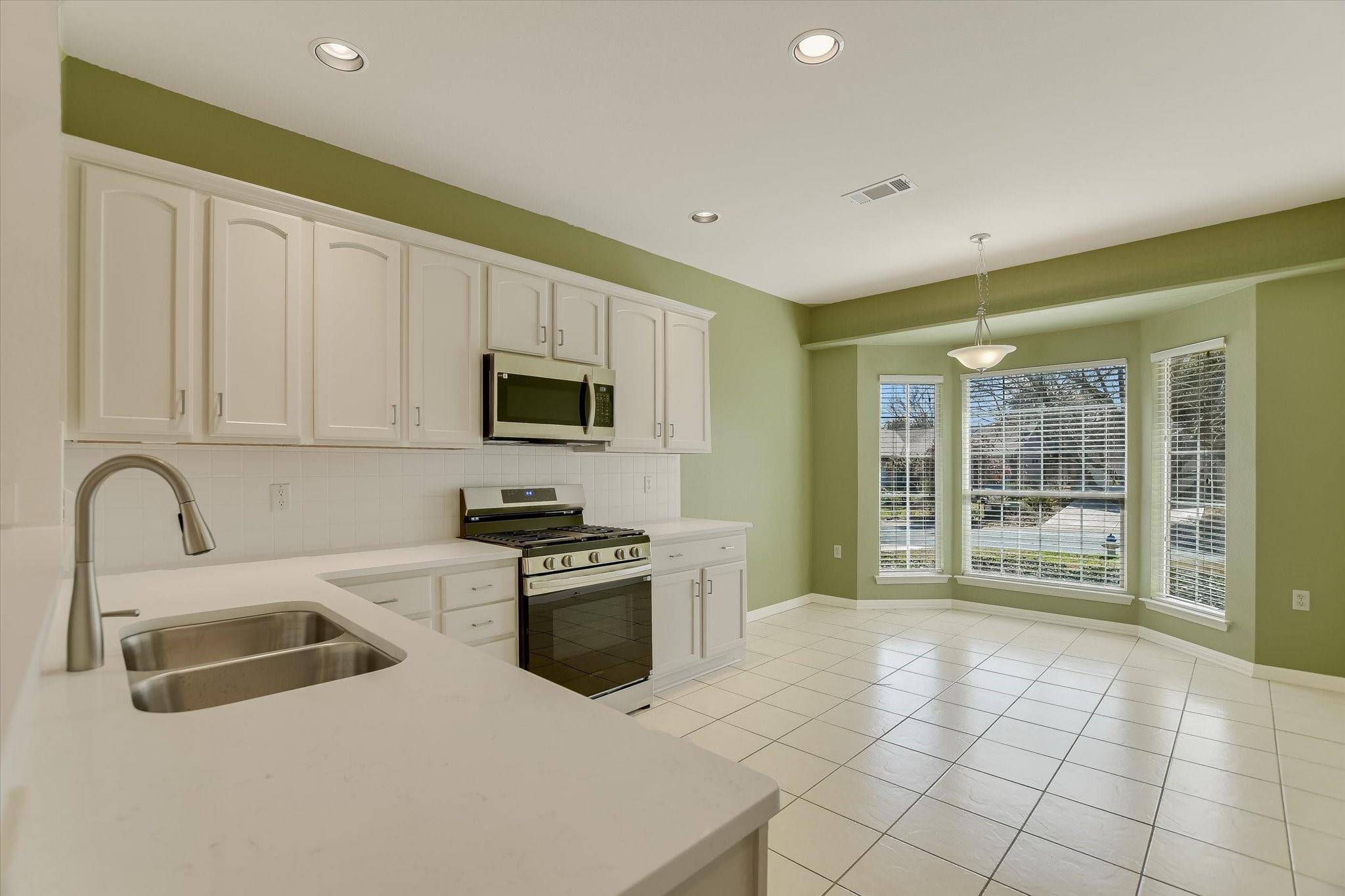 128 Dewberry DR, Georgetown, TX 78633