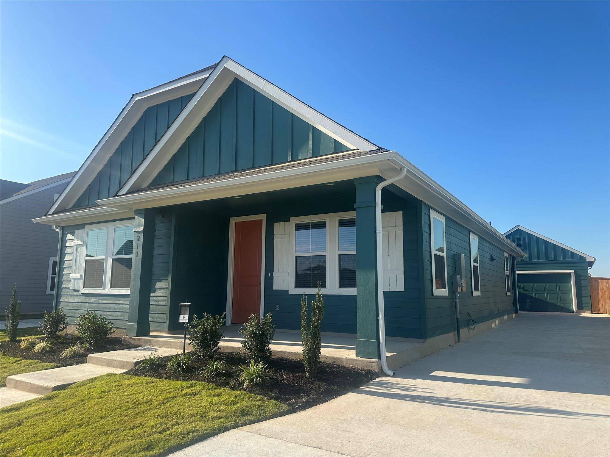 211 Cherry Blossom LN, Taylor, TX 76574