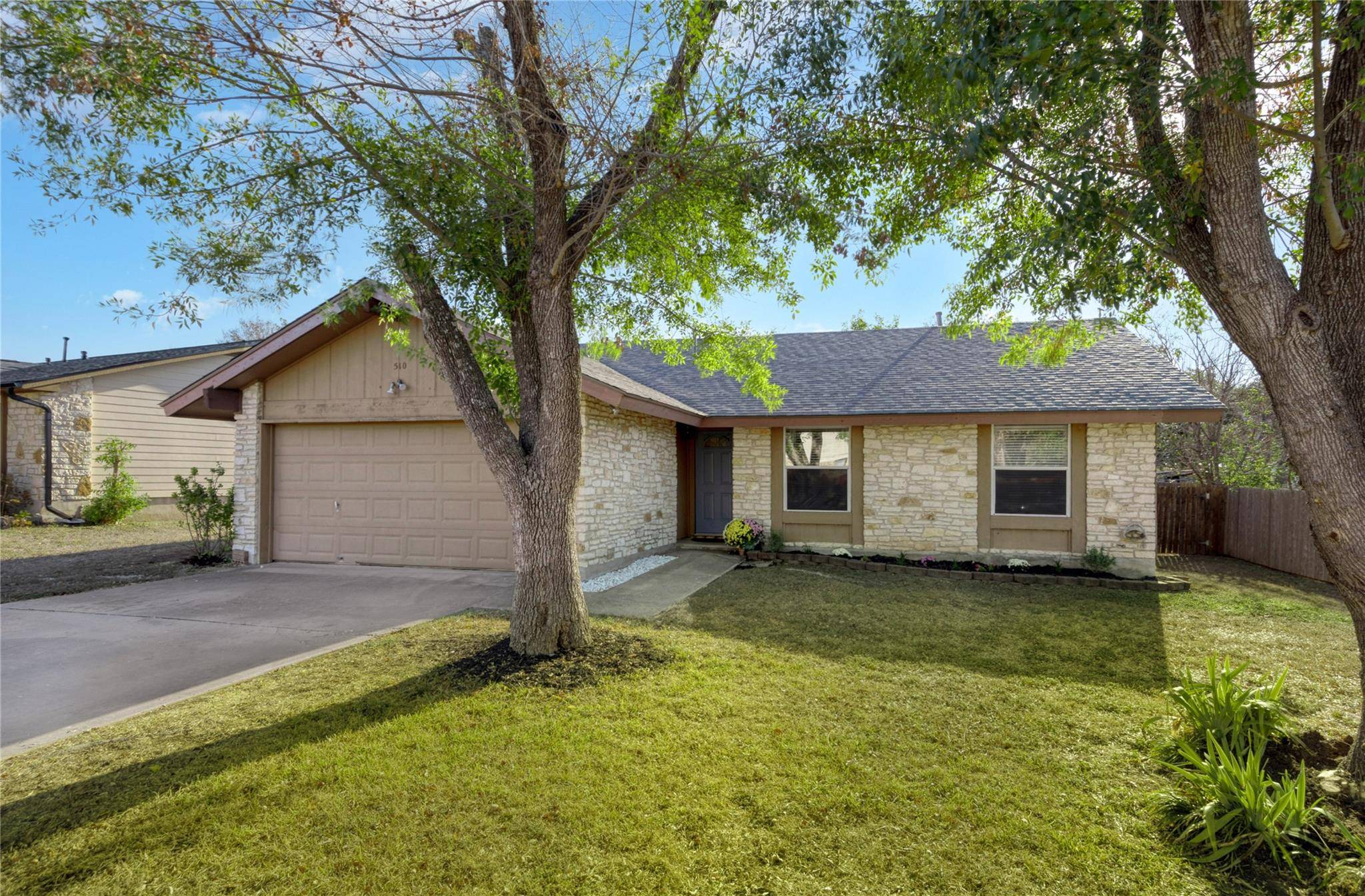 510 Hillside DR, Round Rock, TX 78681