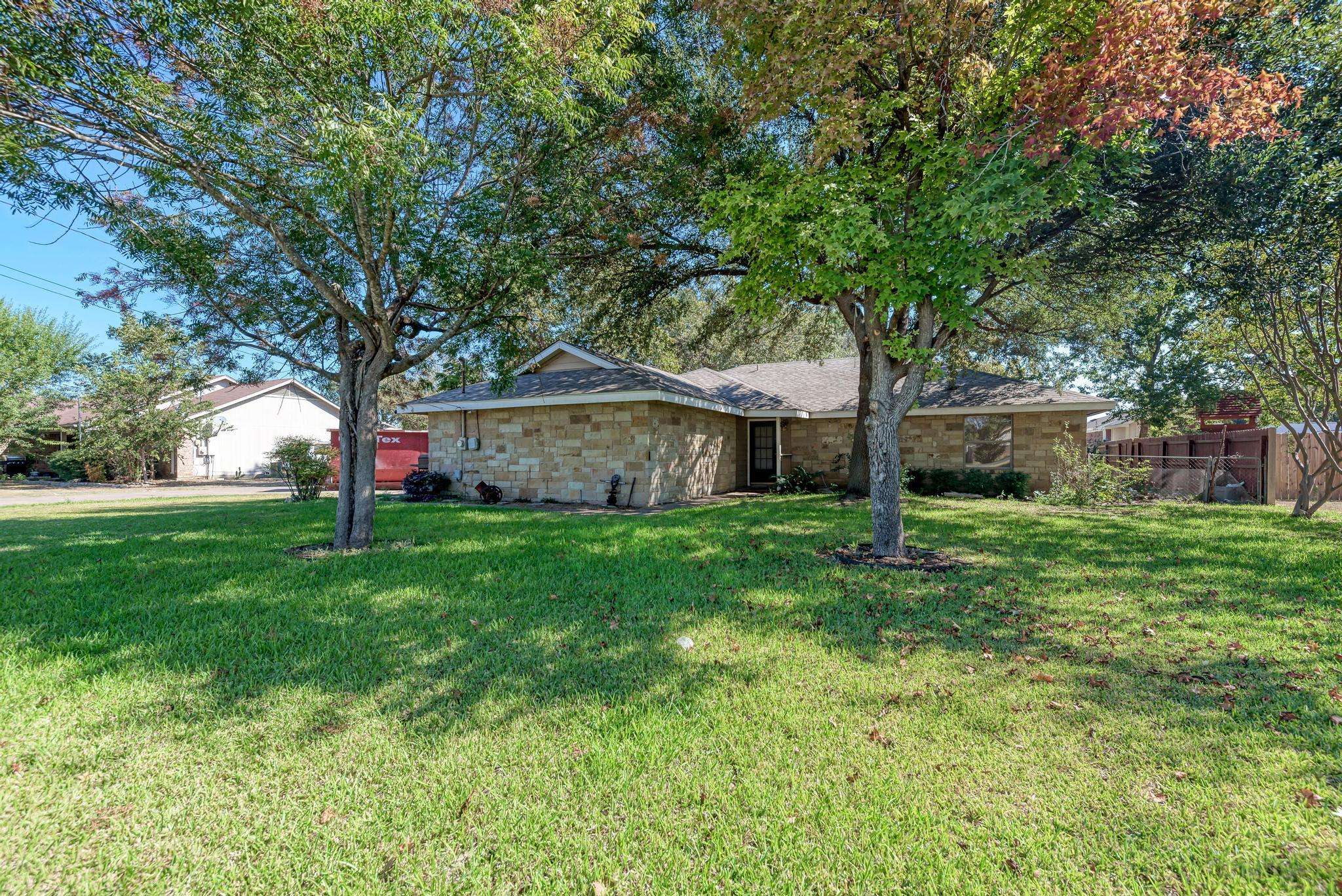 228 Green Pasture DR, Hutto, TX 78634