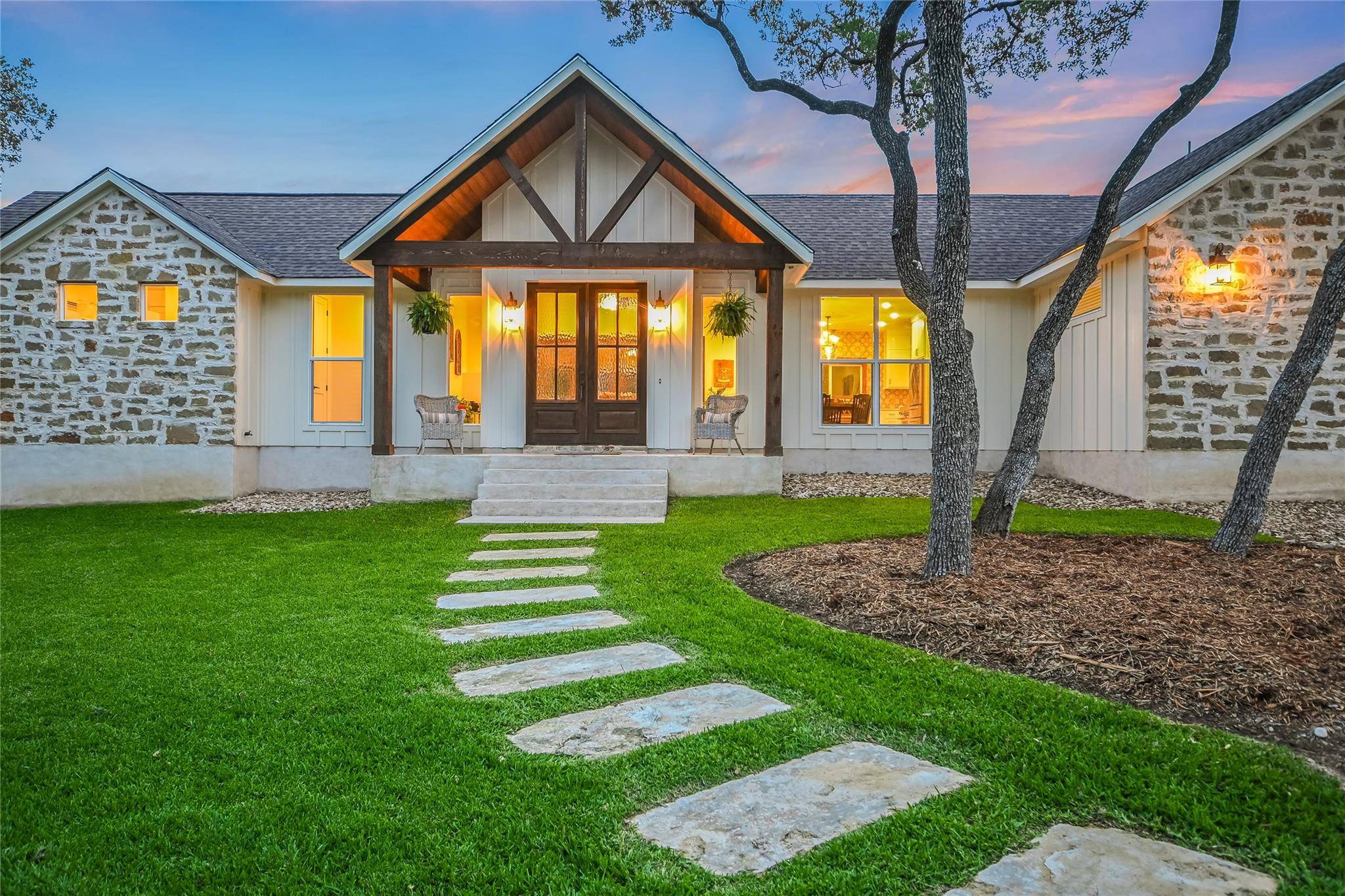 270 RAMBLING OAKS DR, Wimberley, TX 78676
