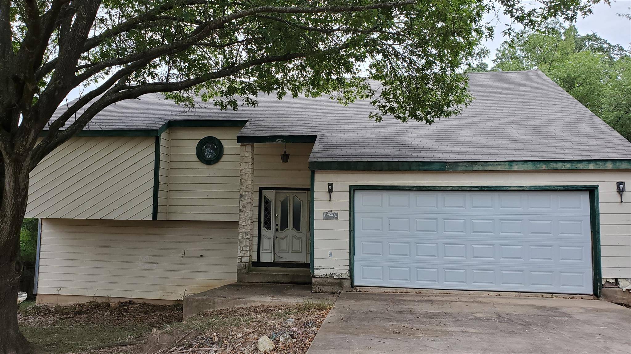 106 Potomac CIR, San Marcos, TX 78666