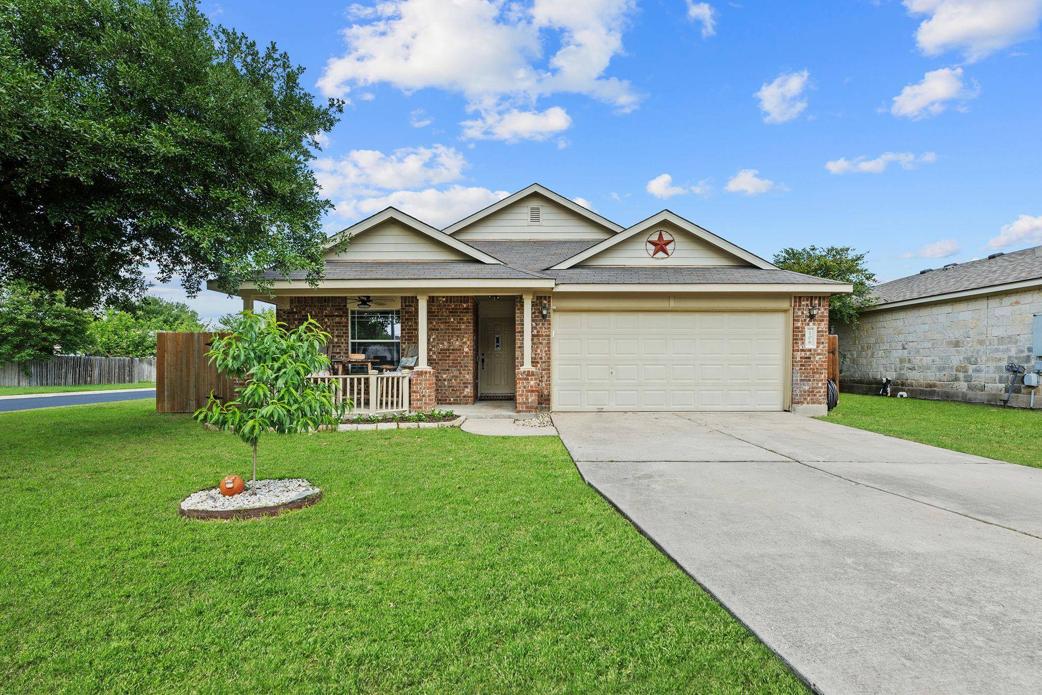 106 Lucky Clover LN, Hutto, TX 78634