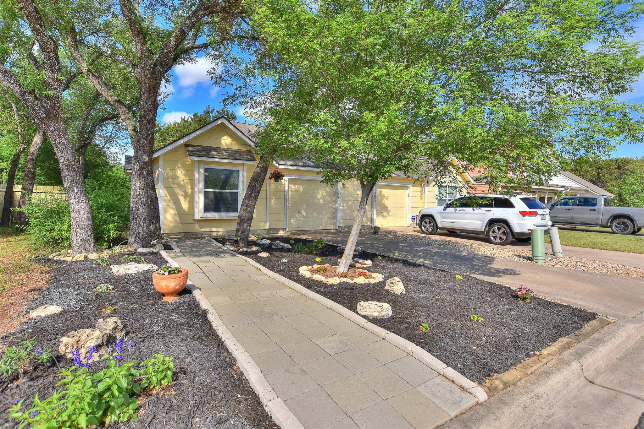 1410 E 3rd ST, Georgetown, TX 78626