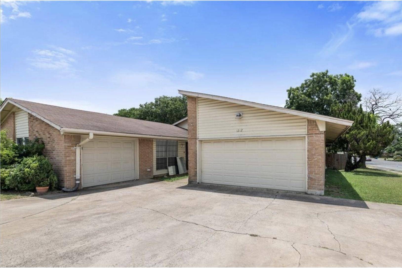 1207 W Rundberg LN, Austin, TX 78758