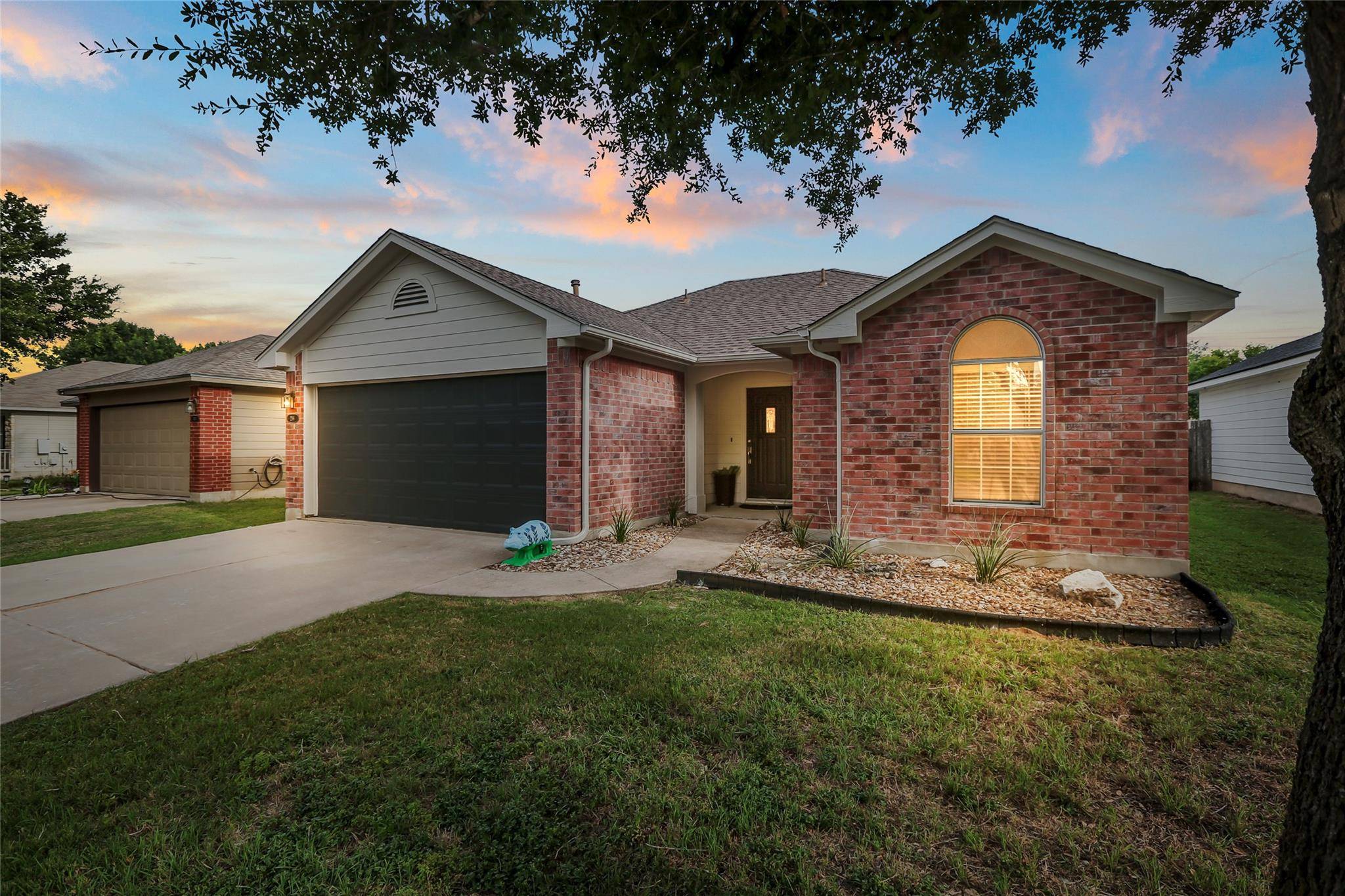 216 Watergate WAY, Hutto, TX 78634