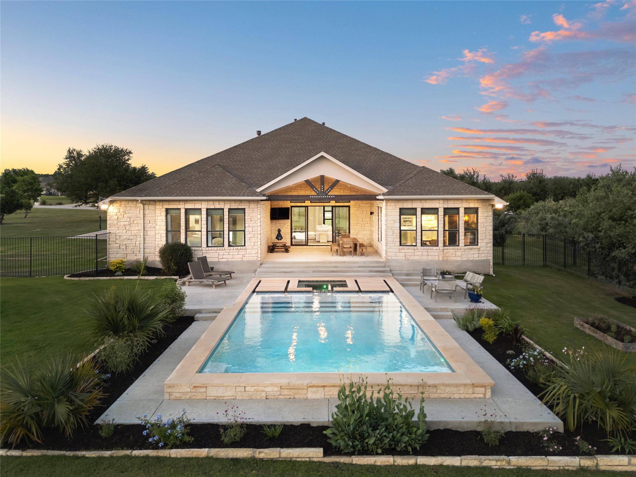 941 Linden LOOP, Driftwood, TX 78619