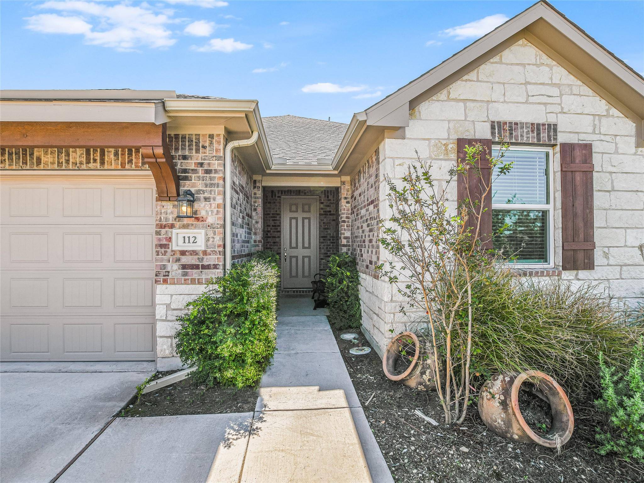 112 Stonehurst CV, Georgetown, TX 78626