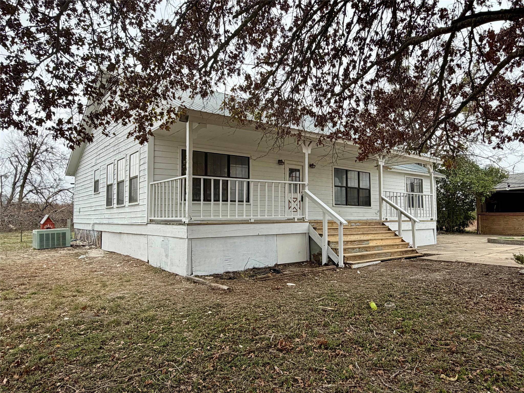 333 Spring Valley ST, Hutto, TX 78634