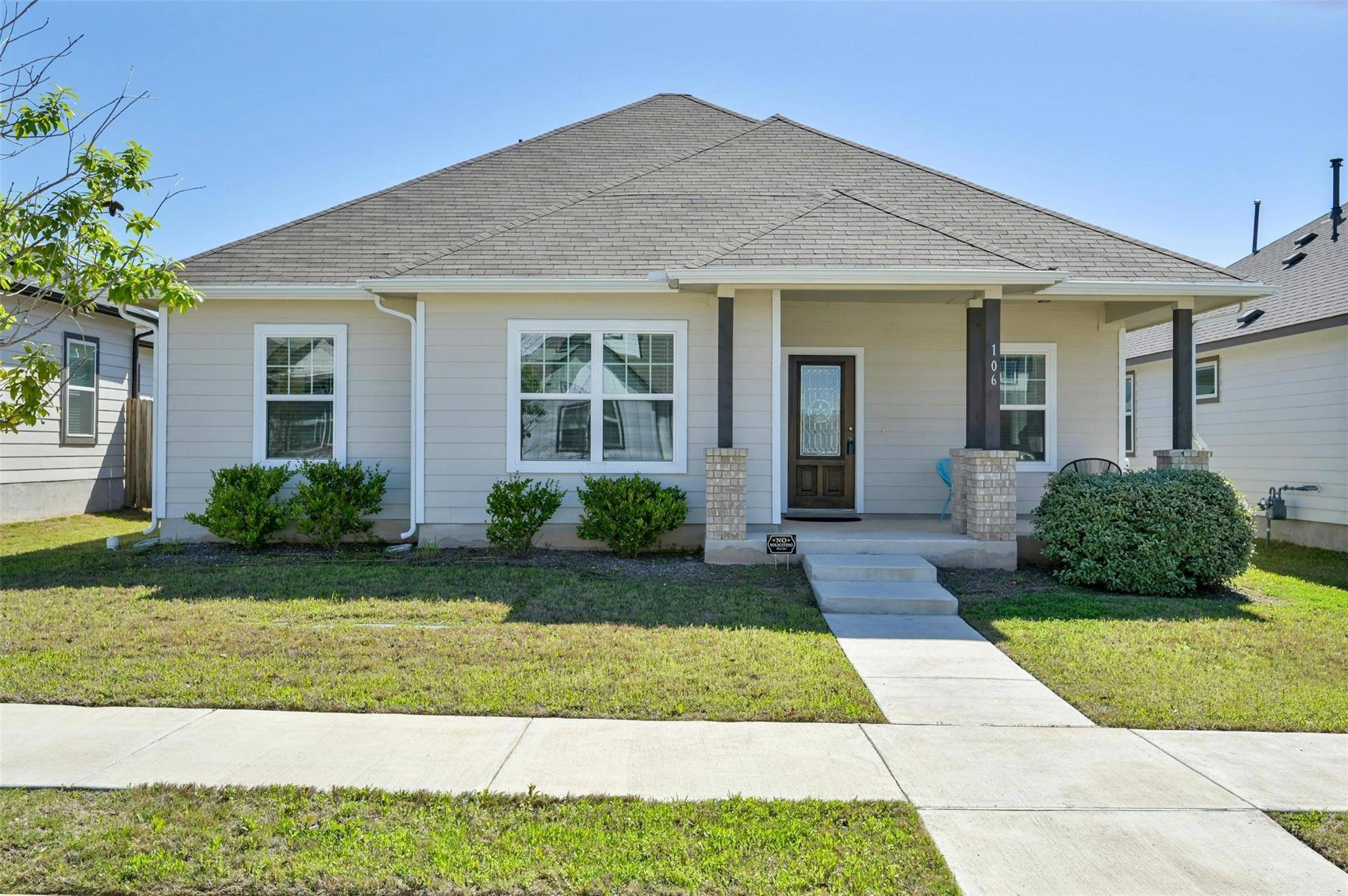 106 Hackberry Branch DR, Hutto, TX 78634