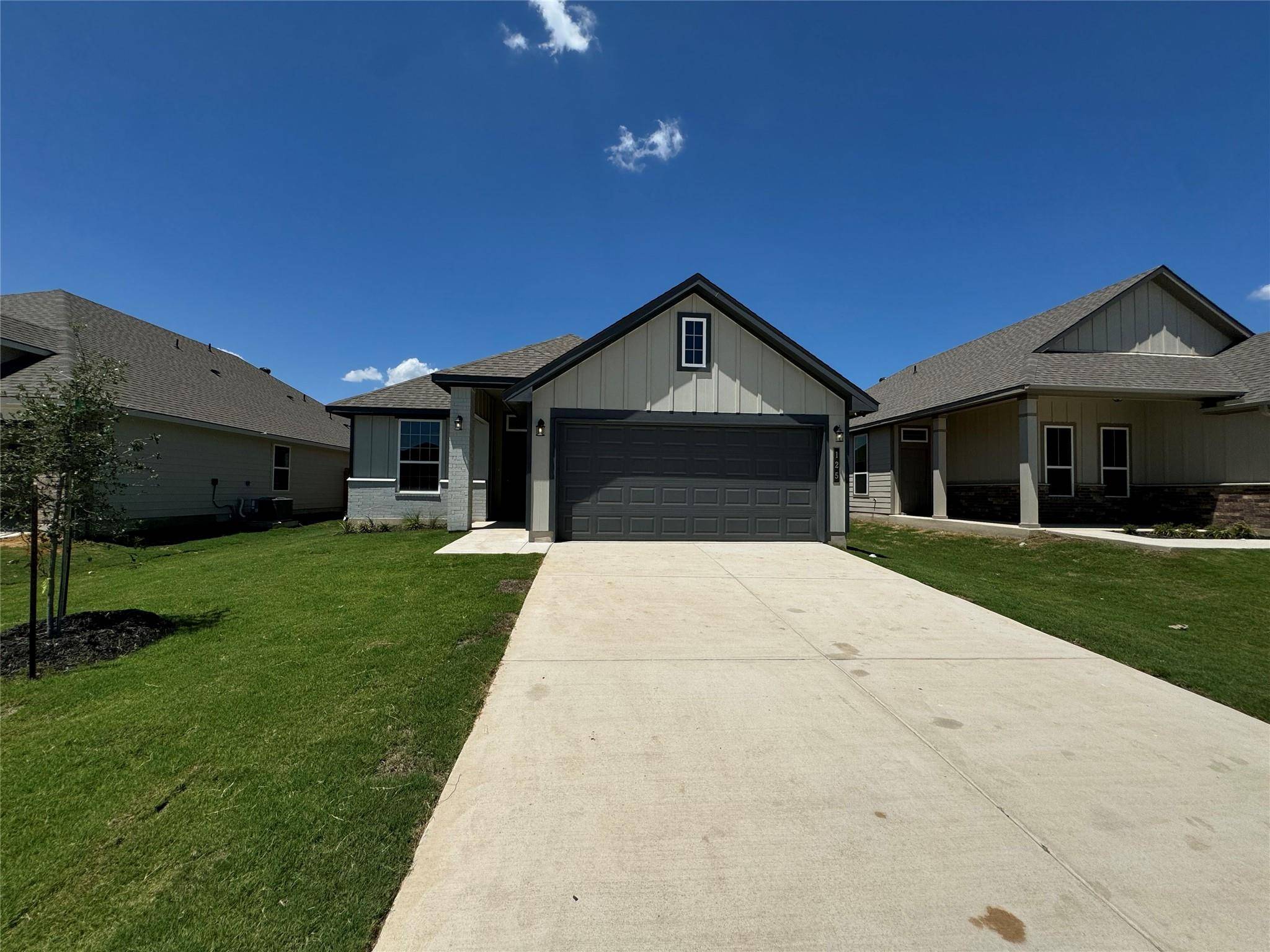 125 Lazy Lizzy RD, Jarrell, TX 76537