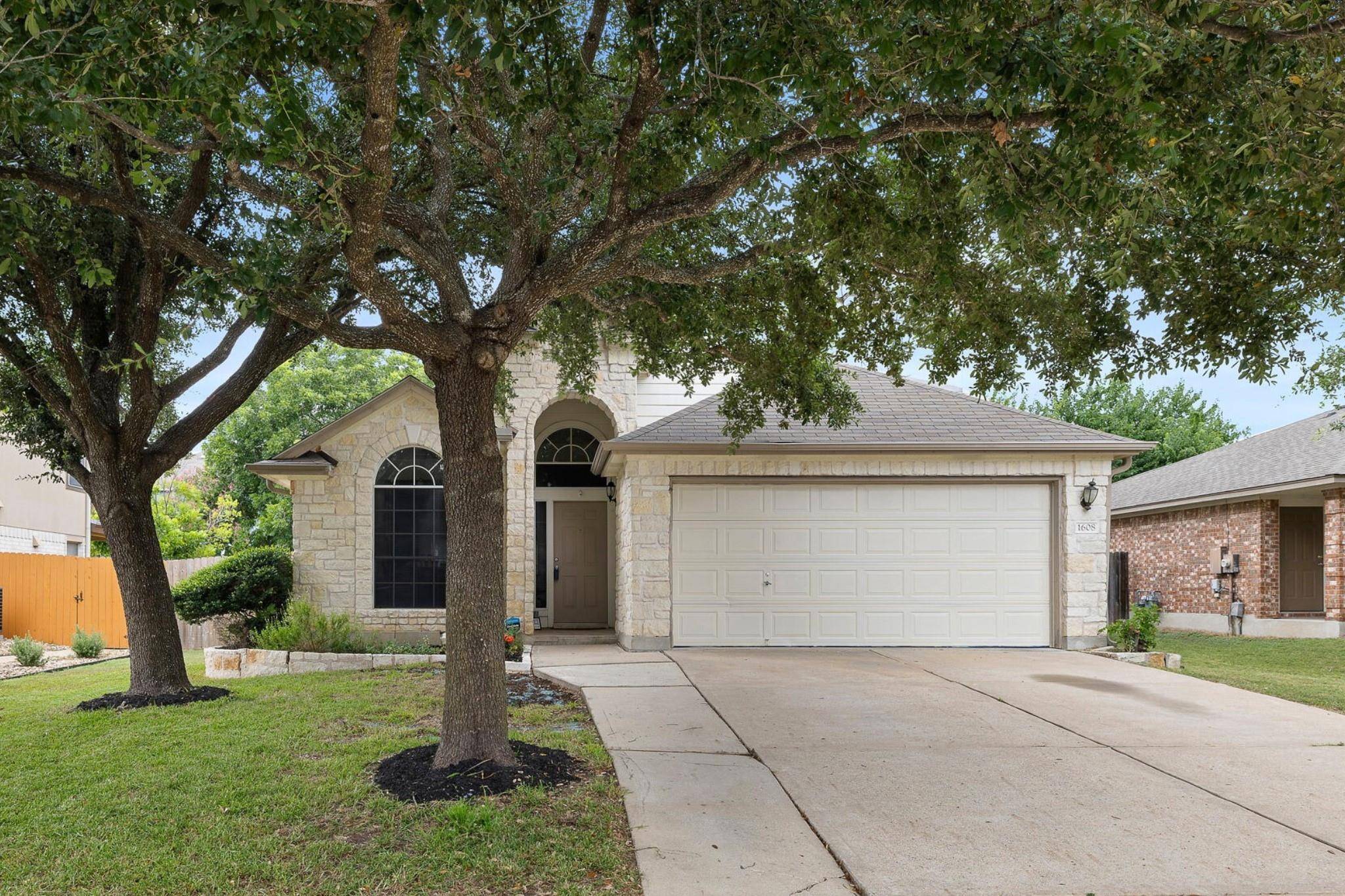 1608 Lobo Mountain LN, Round Rock, TX 78664