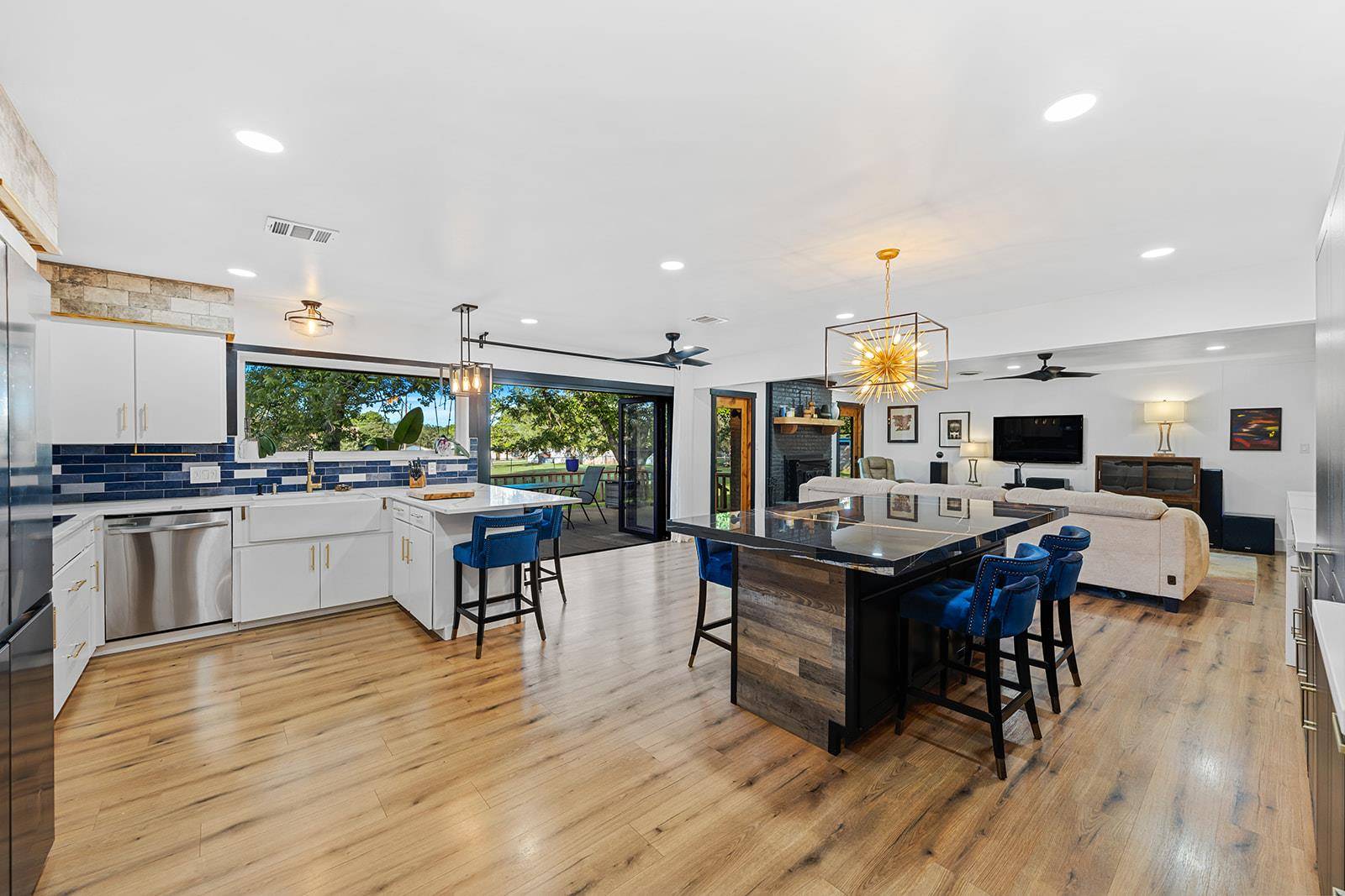 113 Woodland RD, Georgetown, TX 78628