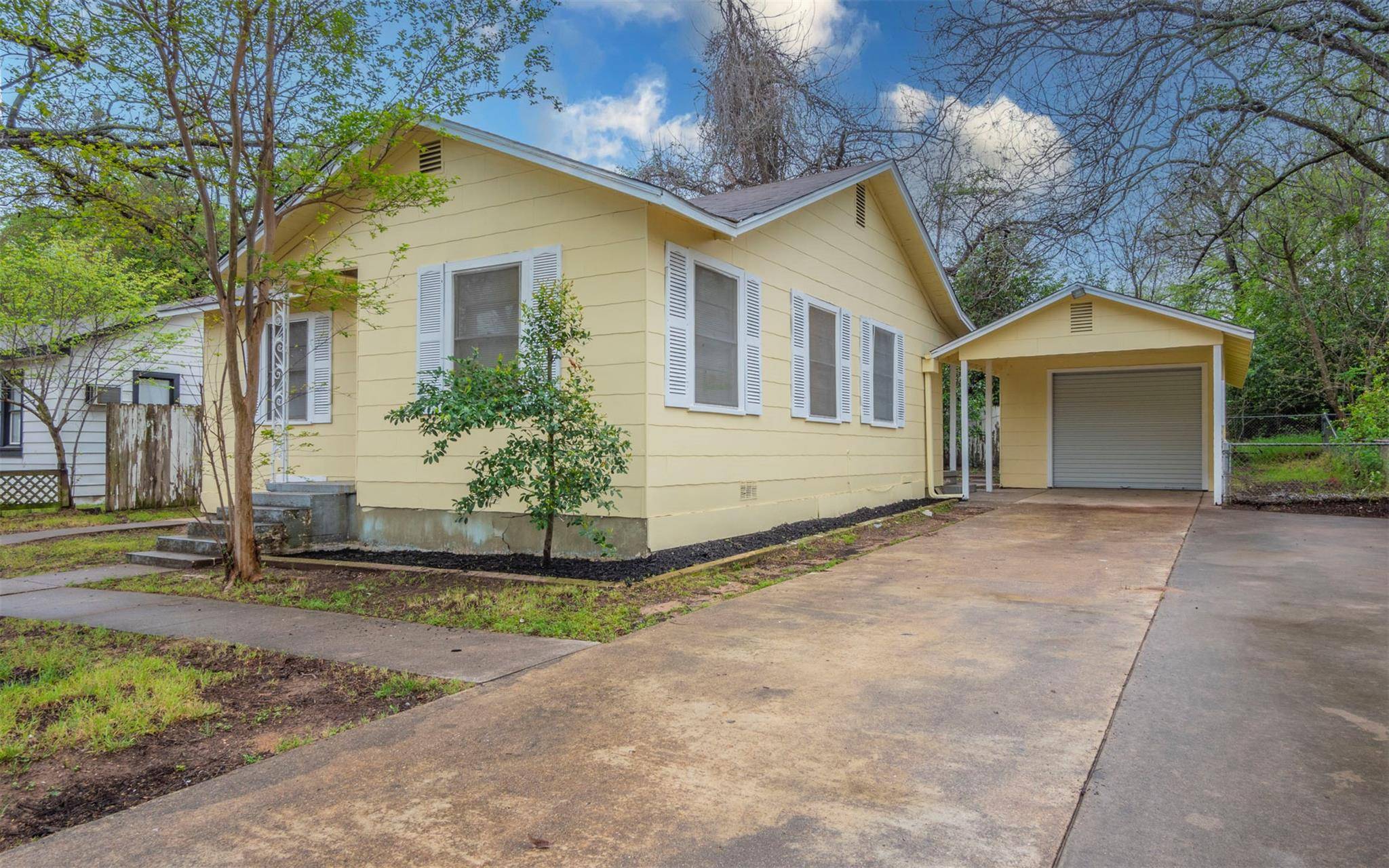 519 evelyn ST, Rockdale, TX 76567