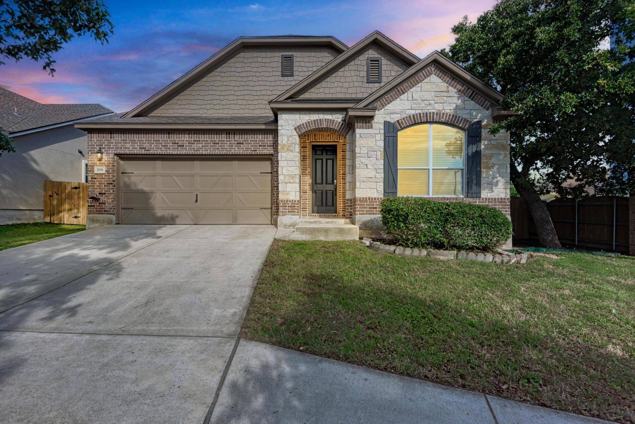 709 Crown Anchor BND, Georgetown, TX 78633
