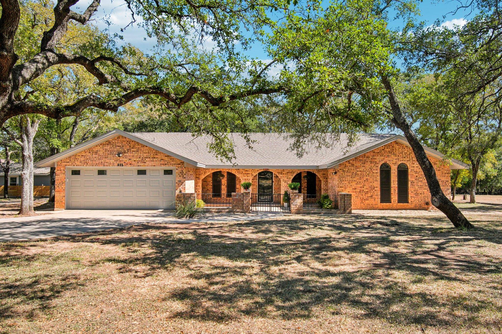 200 Serenada DR, Georgetown, TX 78628