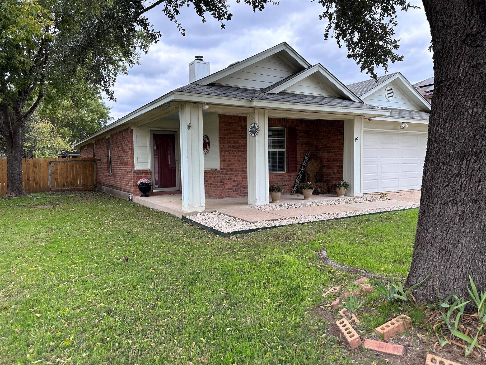 620 Rebecca LN, Bastrop, TX 78602