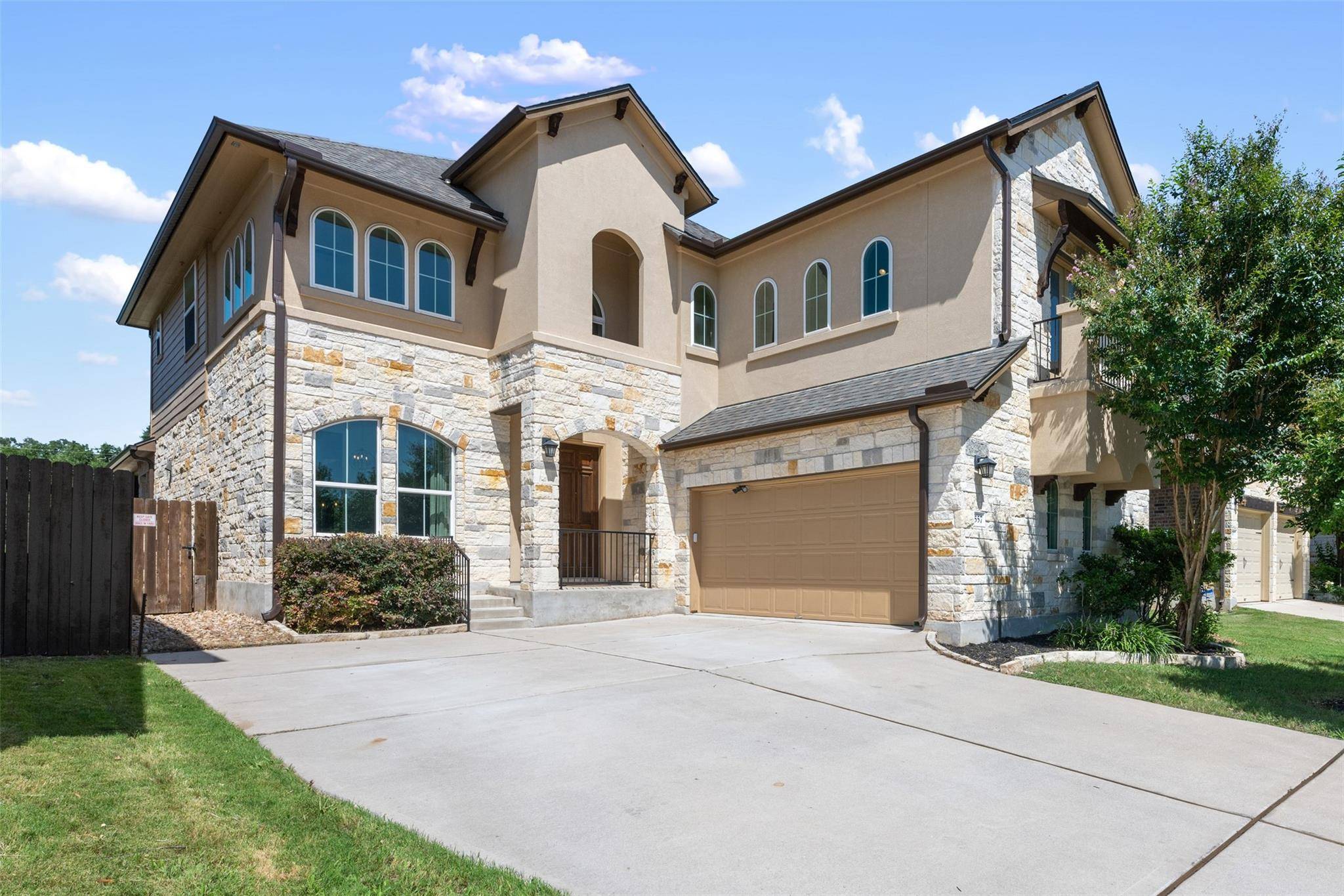 557 Cascada LN, Round Rock, TX 78681
