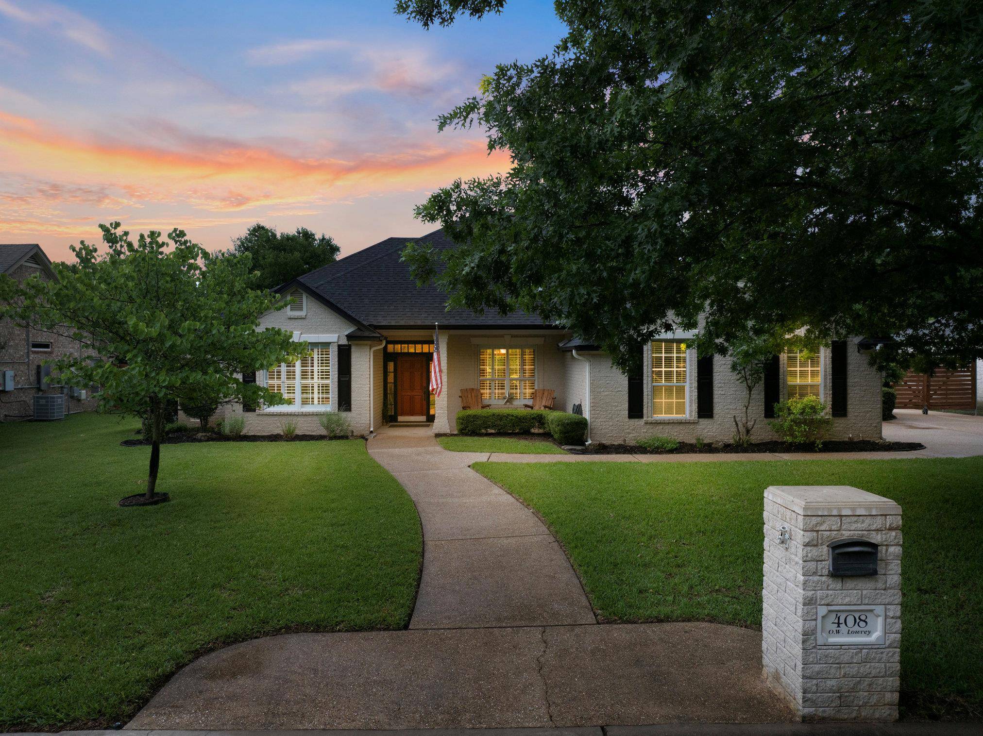 408 OW Lowrey, Salado, TX 76571