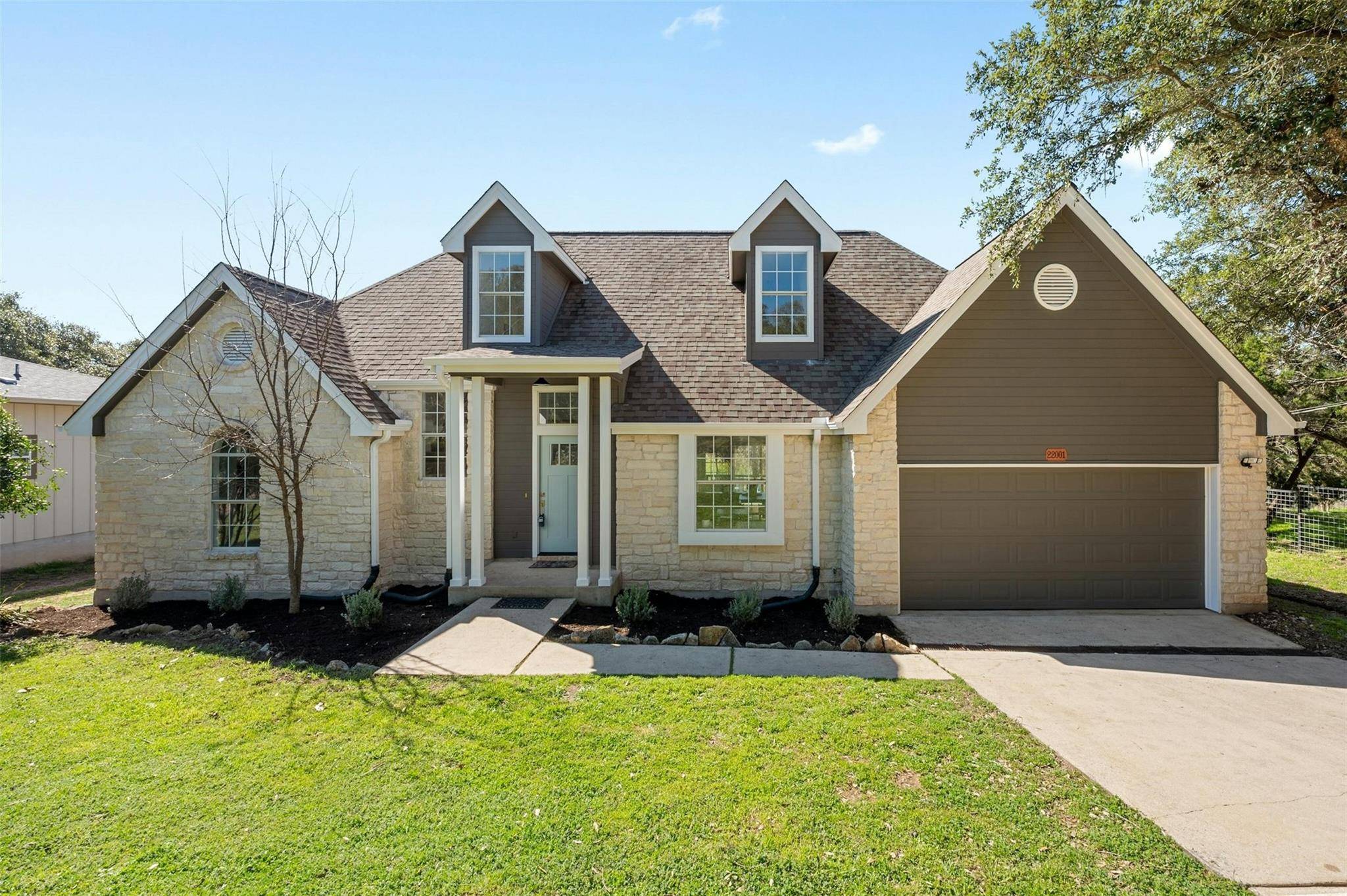 22001 Plockton DR, Spicewood, TX 78669