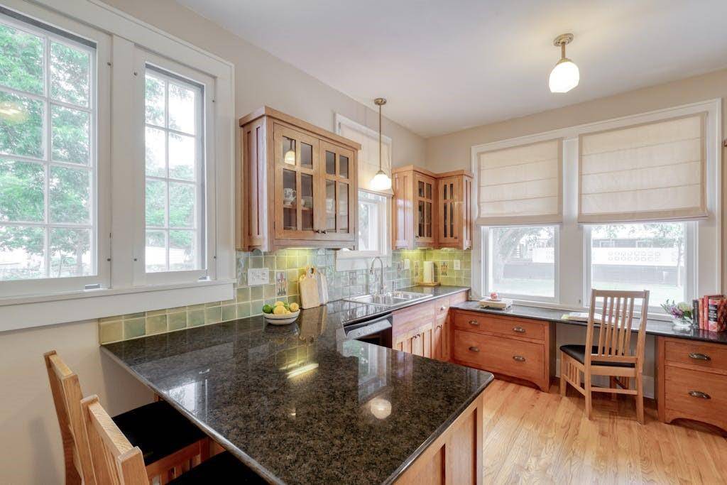 1808 W Lake DR, Taylor, TX 76574