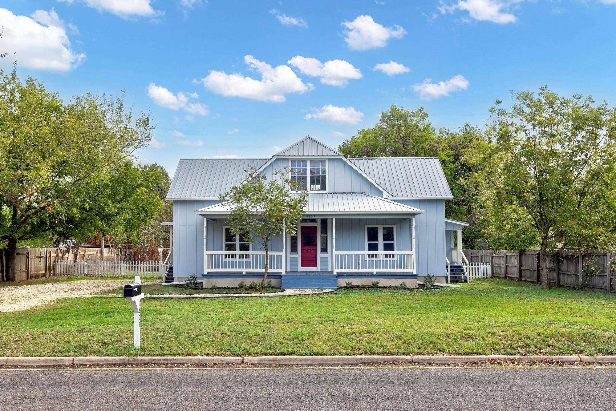 1809 Carter ST, Bastrop, TX 78602