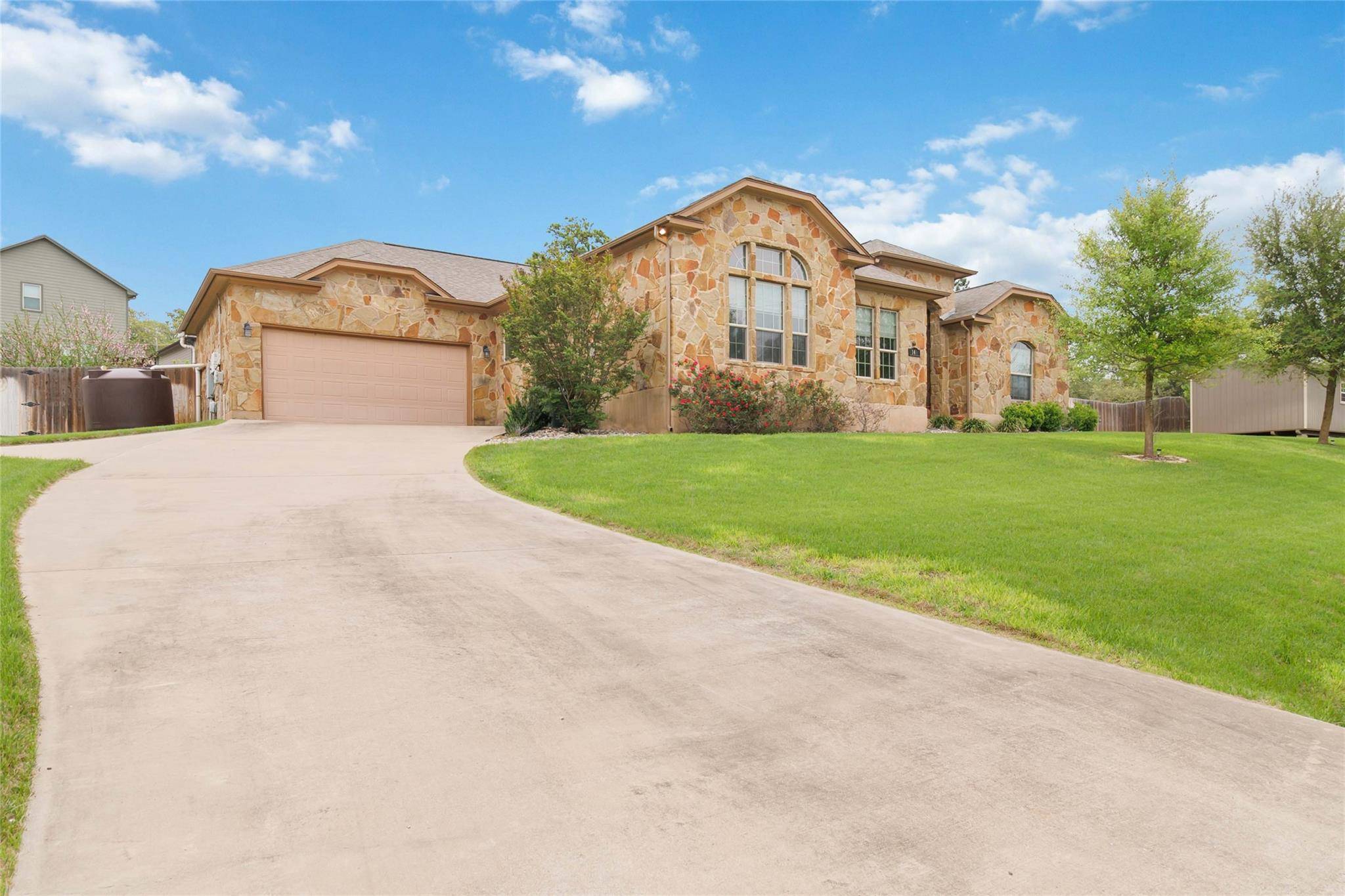 149 Manawianui DR, Bastrop, TX 78602