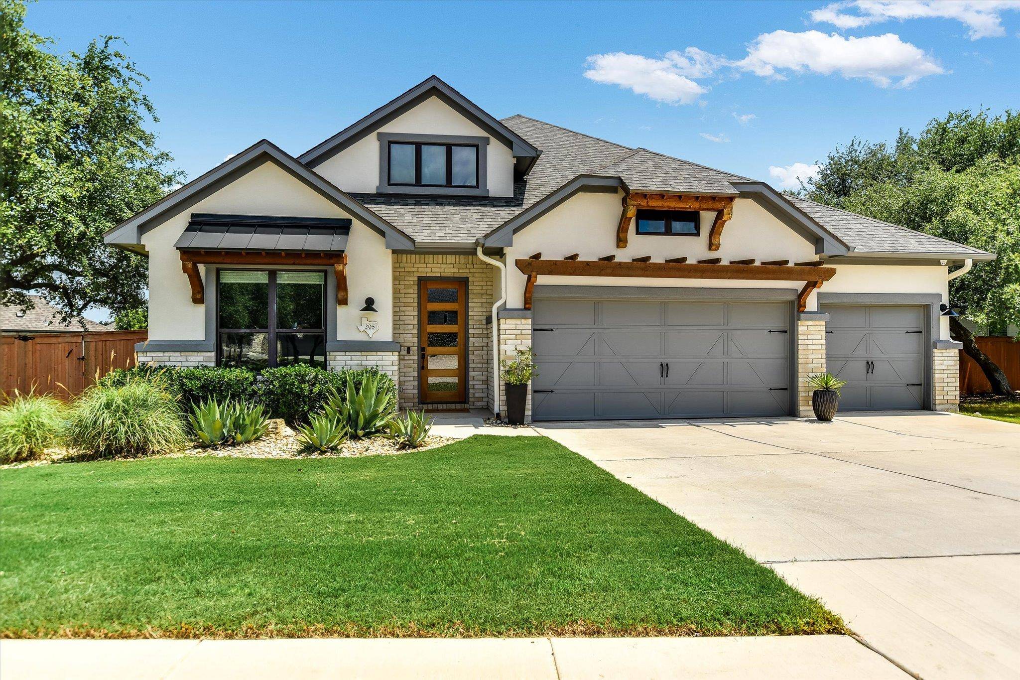 205 Axis LOOP, Georgetown, TX 78628