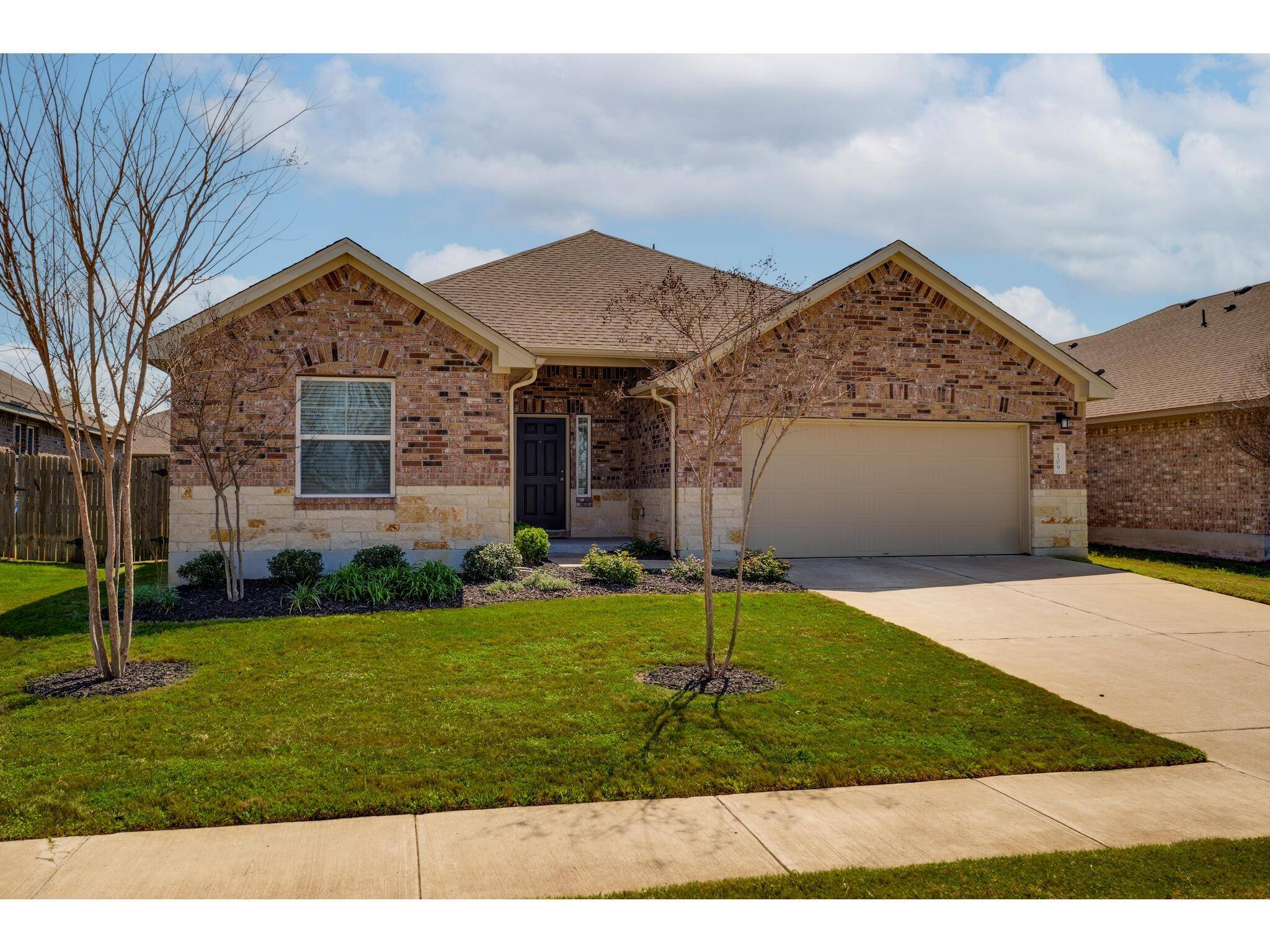109 Edgewater TRL, Bastrop, TX 78602