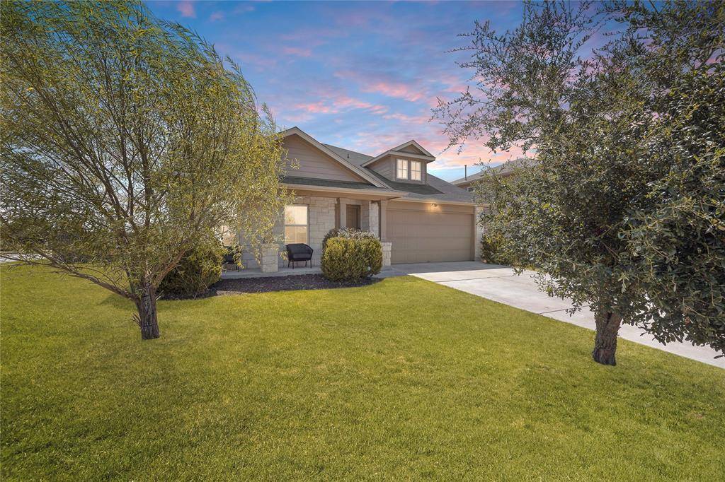 101 Hawkins CT, Hutto, TX 78634