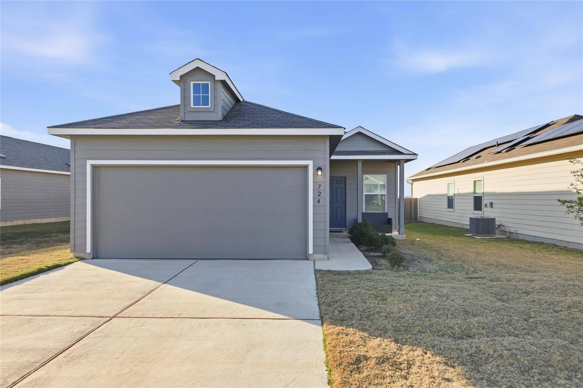 724 Rancho Del Cielo LOOP, Jarrell, TX 76537