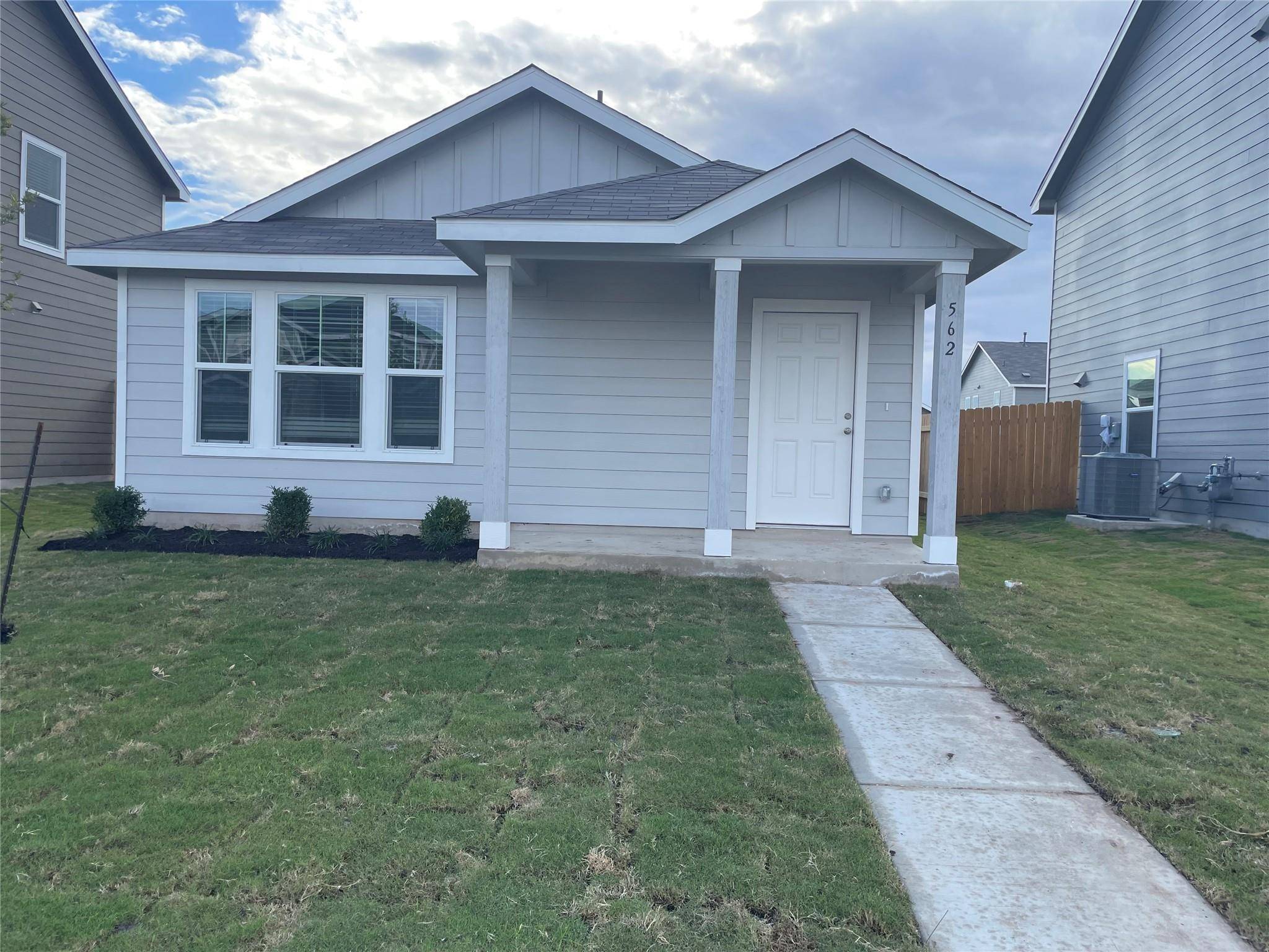 562 Avre LOOP, Kyle, TX 78640