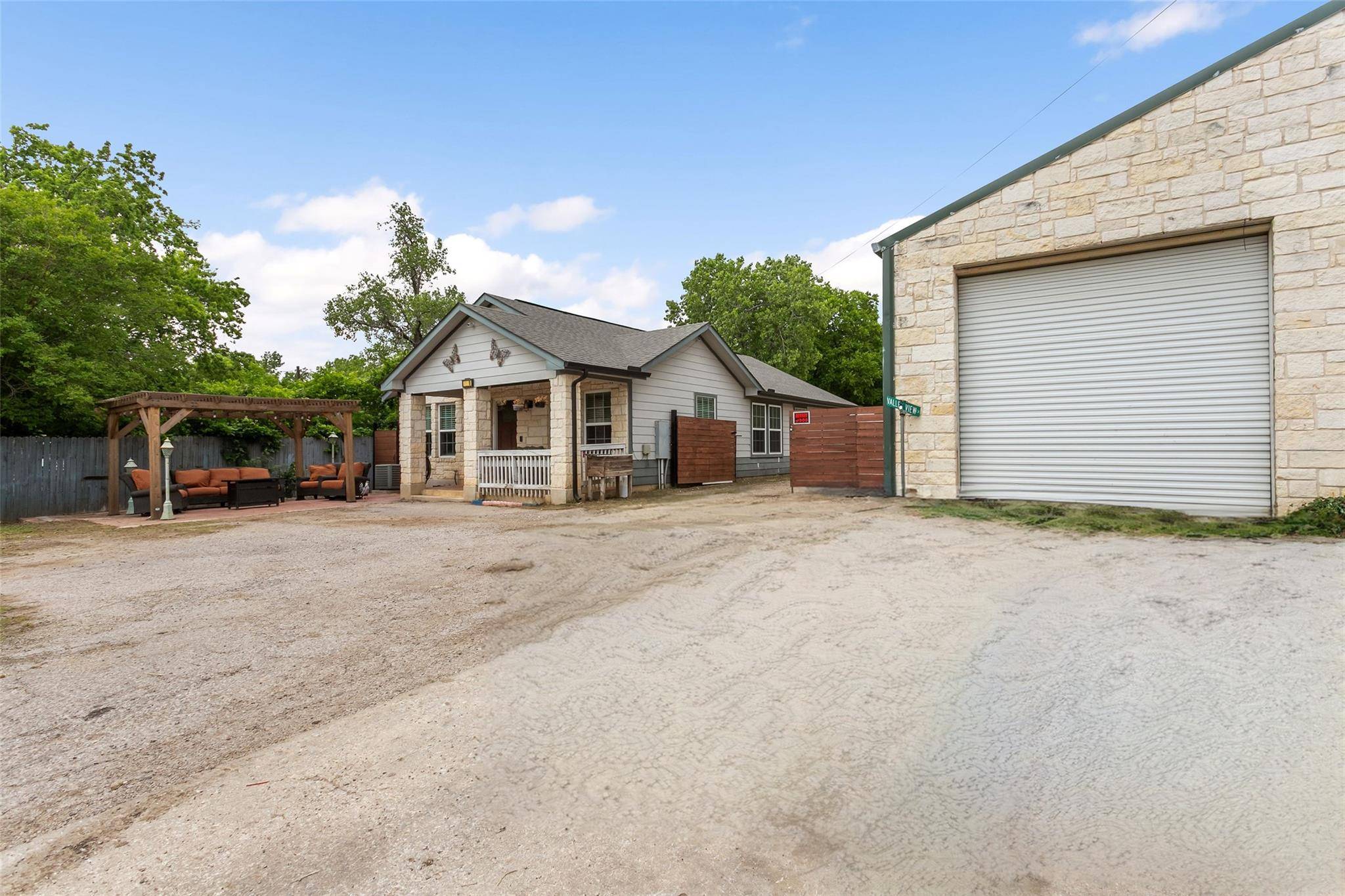2600 Gardenia DR, Austin, TX 78727
