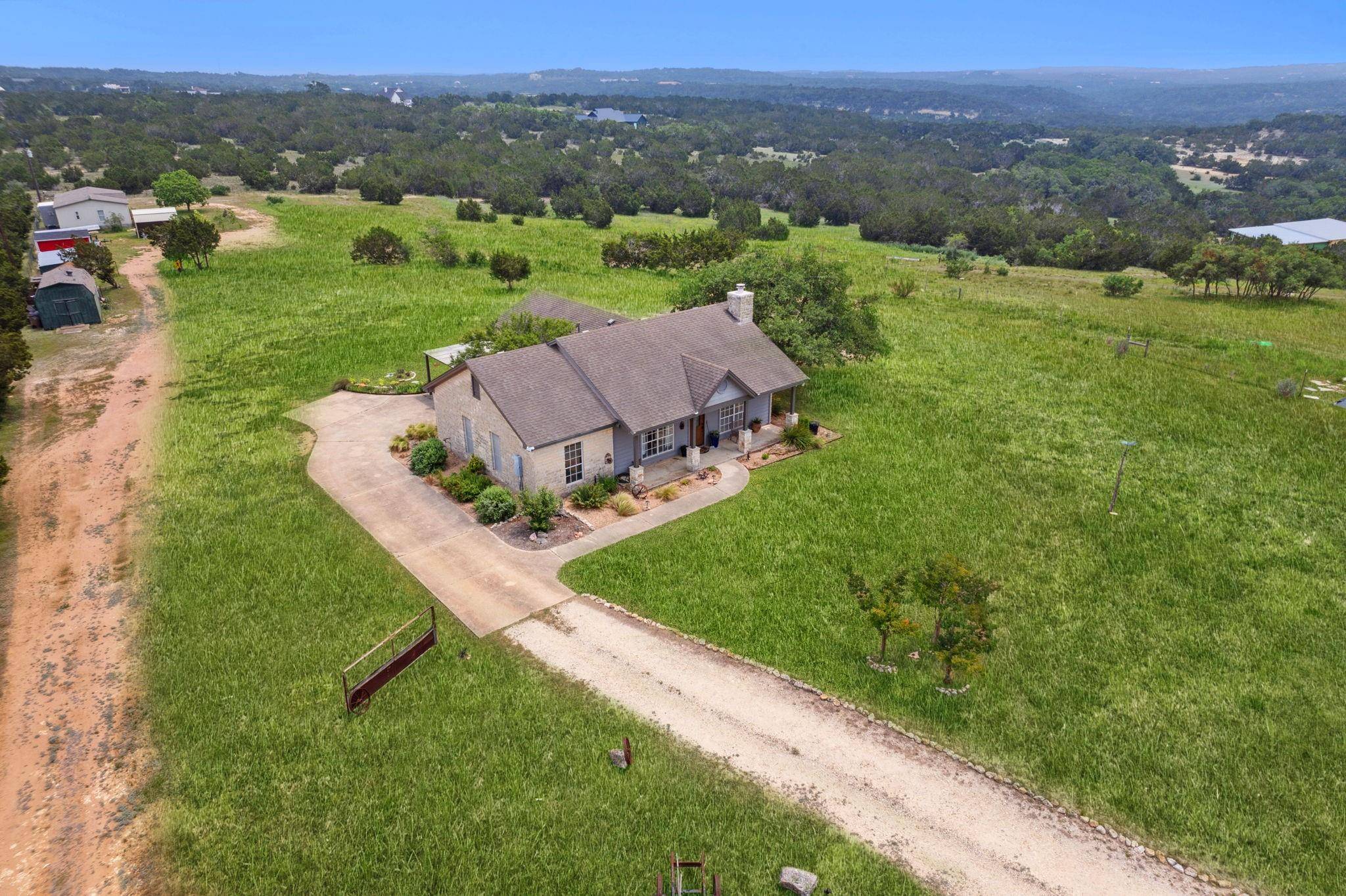 201 Hillview CIR, Dripping Springs, TX 78620